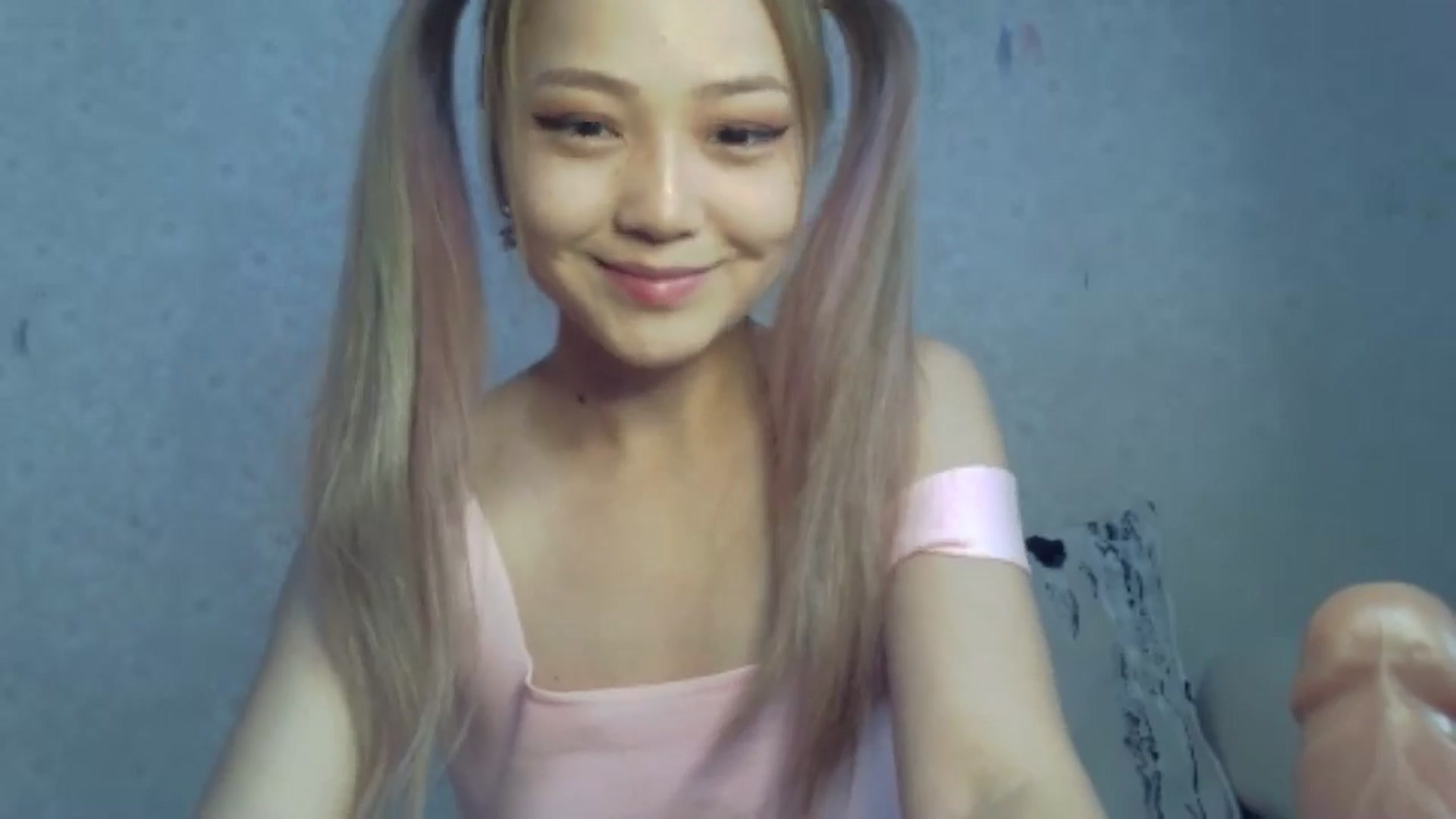 Gallery image thumbnail from AniCute's myfreecams stream on, 04/25/2024, 09:44 image 7 of 20