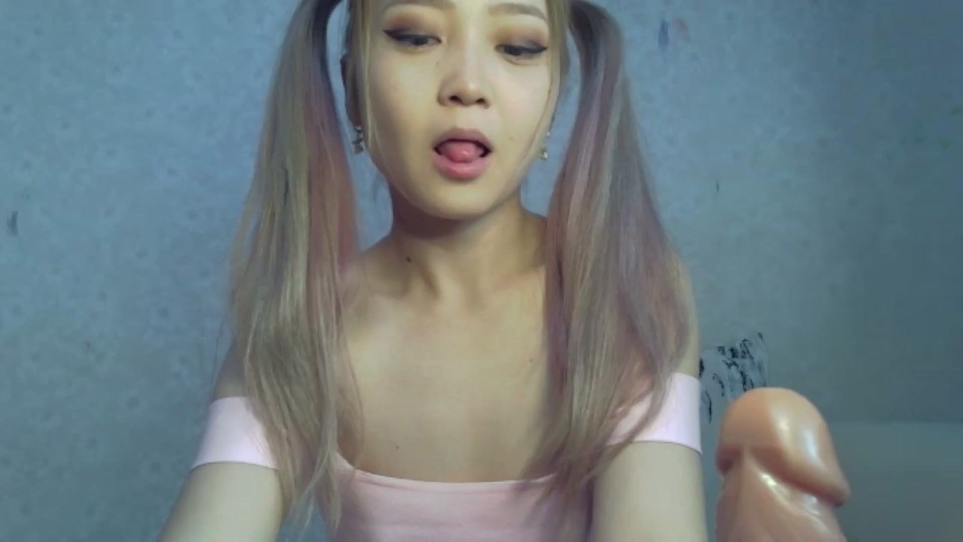 Gallery image thumbnail from AniCute's myfreecams stream on, 04/25/2024, 09:44 image 5 of 20