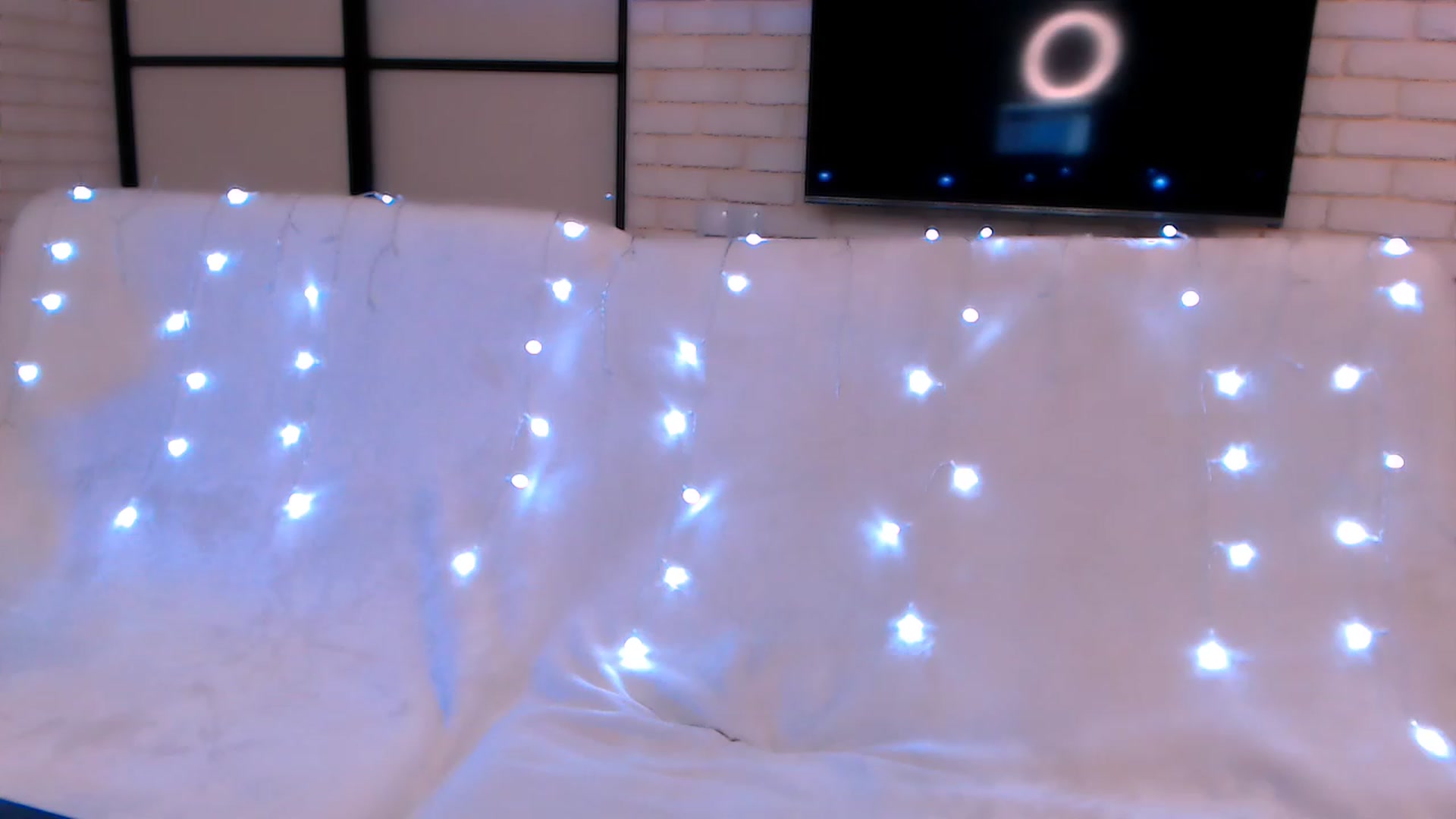 Gallery image thumbnail from AniRi's myfreecams stream on, 12/16/2022, 02:54 image 19 of 20