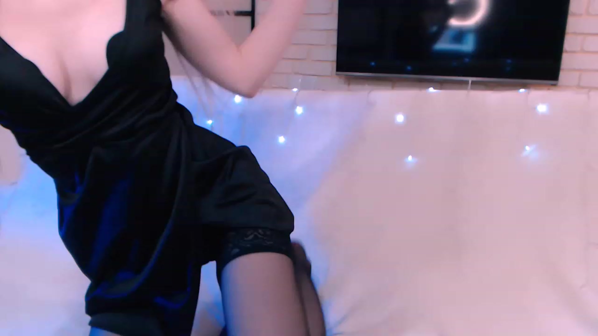 Gallery image thumbnail from AniRi's myfreecams stream on, 04/26/2023, 02:16 image 13 of 20
