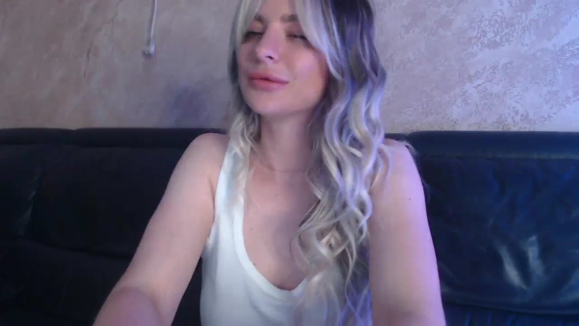 Gallery image thumbnail from Anichka_'s myfreecams stream on, 06/11/2024, 21:22 image 3 of 20