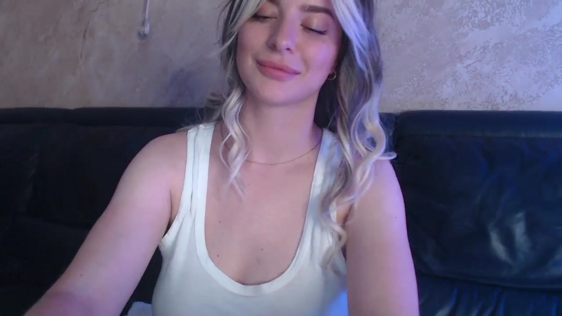 Gallery image thumbnail from Anichka_'s myfreecams stream on, 06/11/2024, 21:22 image 4 of 20