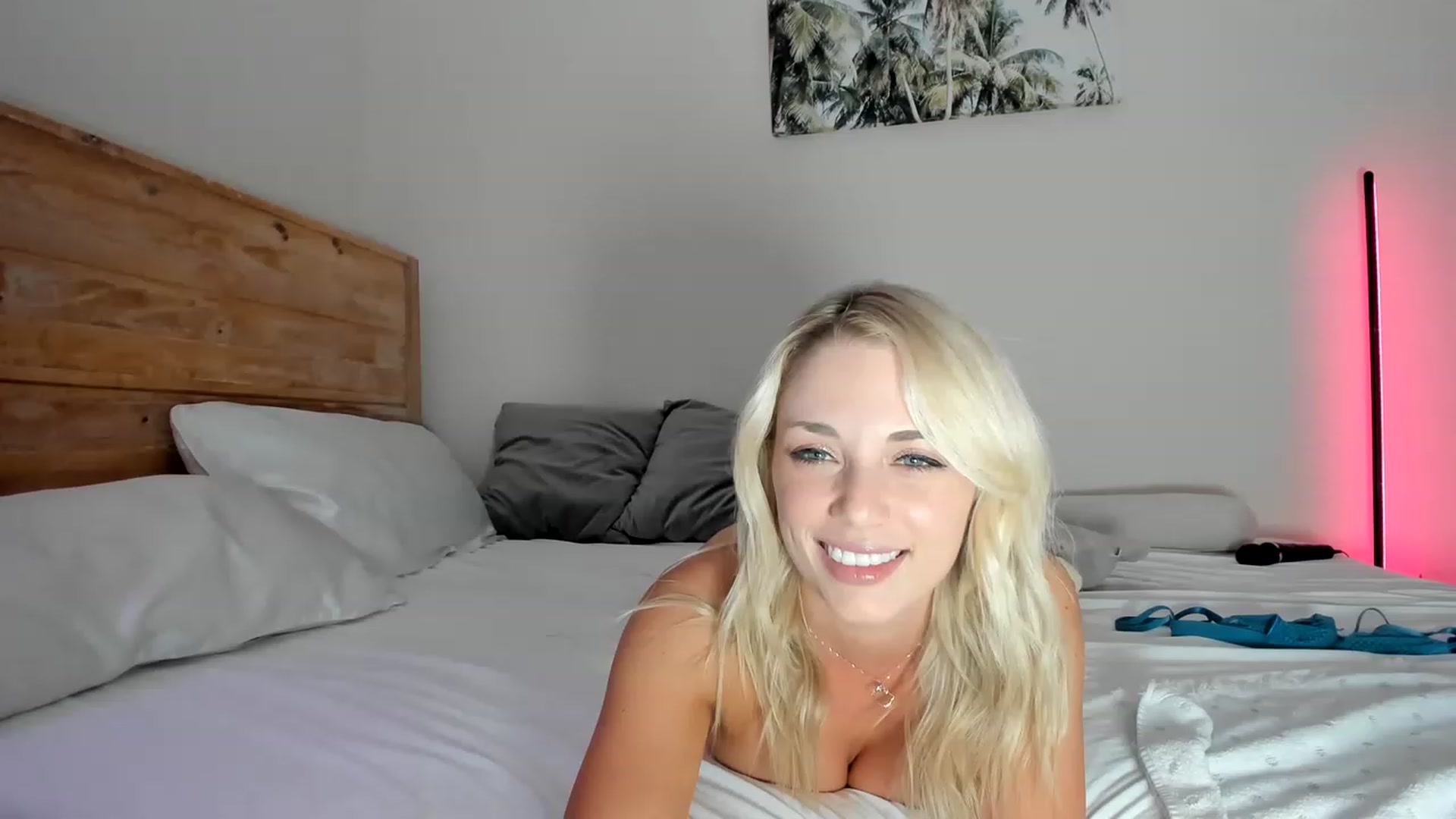 Gallery image thumbnail from AnimeAva's myfreecams stream on, 02/01/2023, 24:00 image 14 of 20