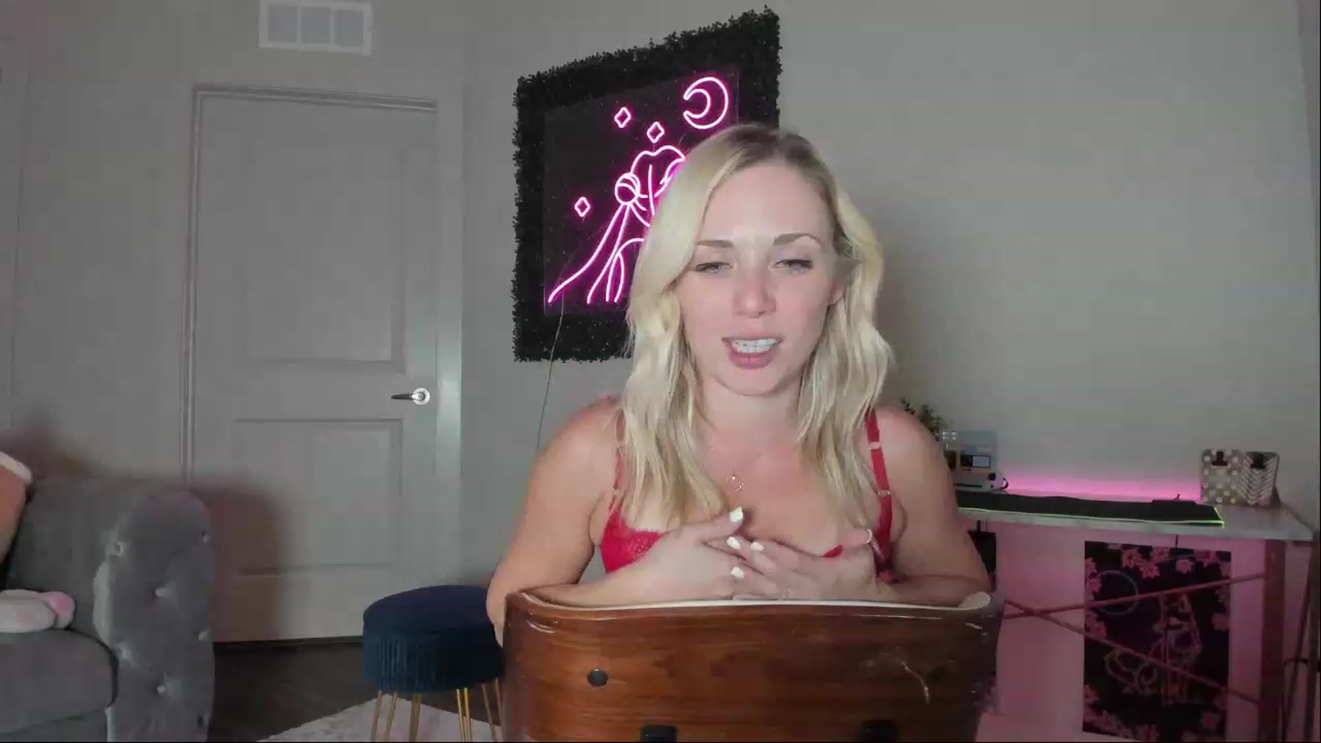 Gallery image thumbnail from AnimeAva's myfreecams stream on, 04/05/2023, 02:25 image 9 of 20