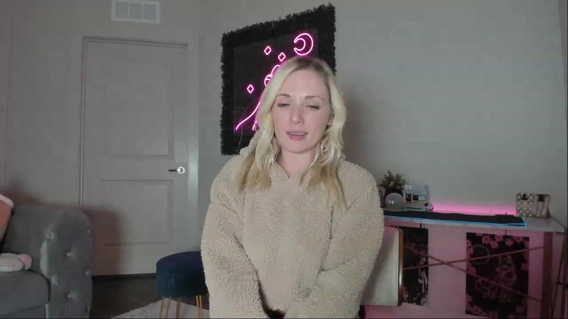 Gallery image thumbnail from AnimeAva's myfreecams stream on, 04/05/2023, 02:25 image 4 of 20