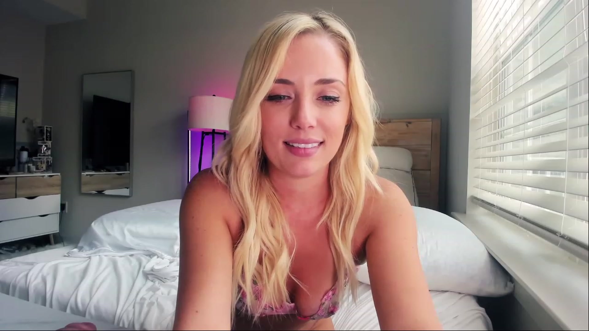 Gallery image thumbnail from AnimeAva's myfreecams stream on, 08/31/2023, 21:03 image 12 of 20