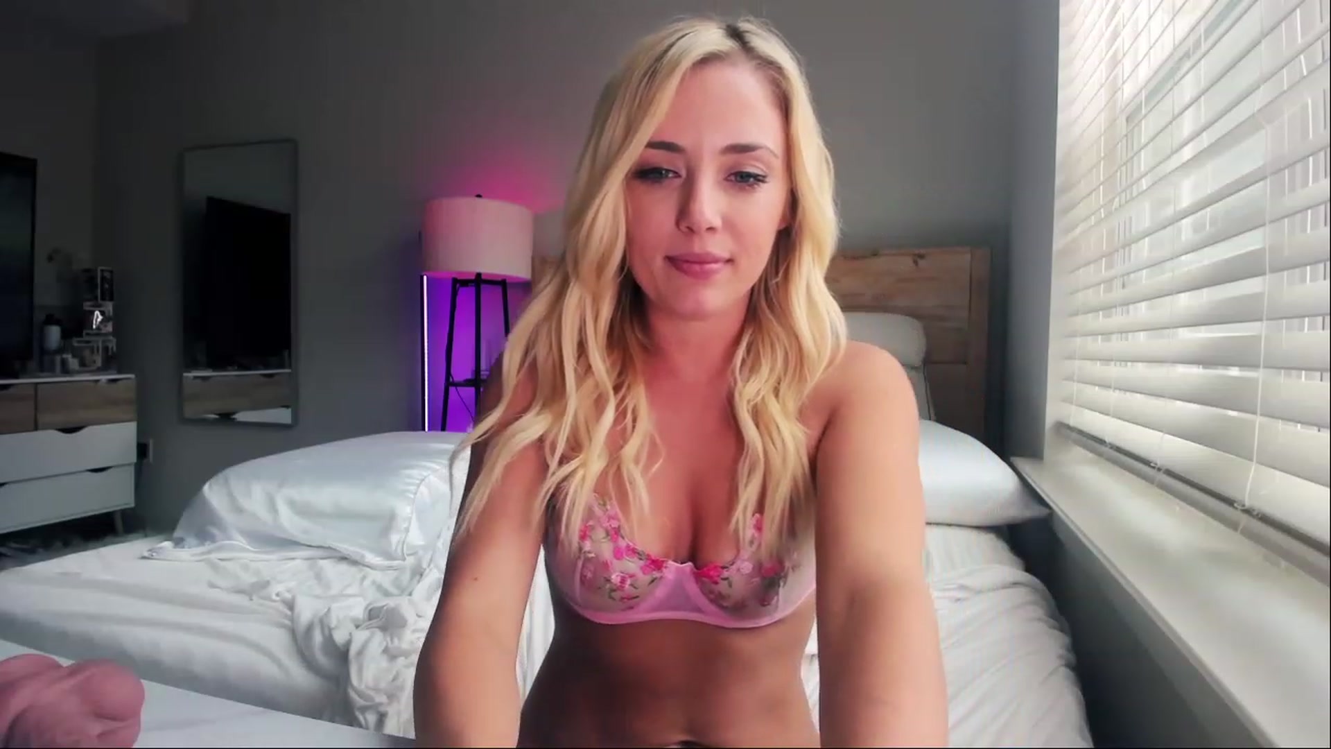 Gallery image thumbnail from AnimeAva's myfreecams stream on, 08/31/2023, 21:03 image 15 of 20