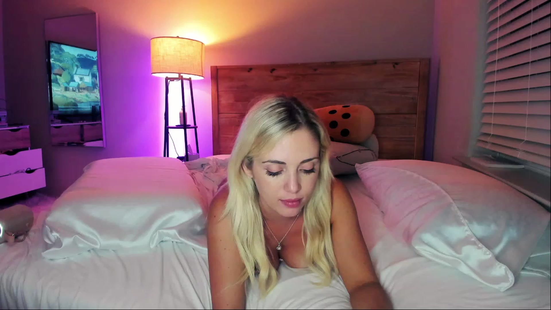 Gallery image thumbnail from AnimeAva's myfreecams stream on, 09/30/2023, 03:33 image 17 of 20