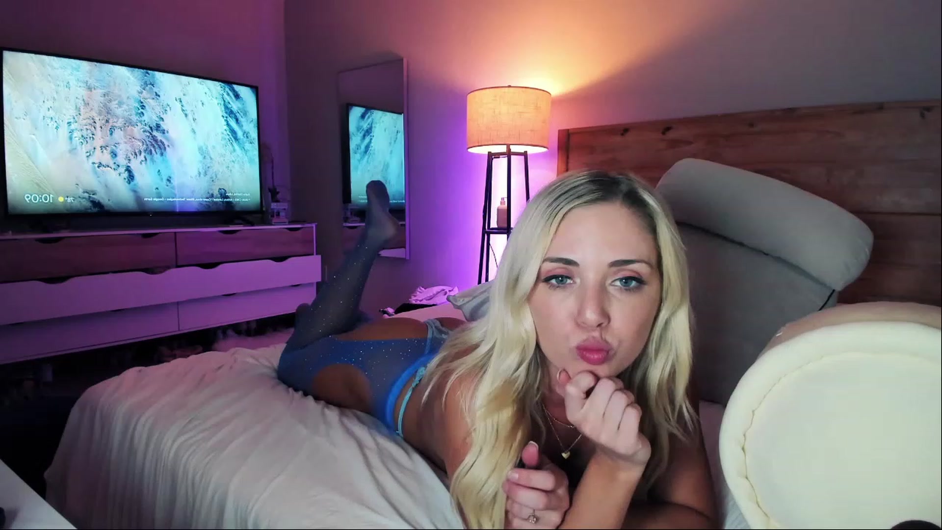 Gallery image thumbnail from AnimeAva's myfreecams stream on, 10/03/2023, 02:20 image 12 of 20