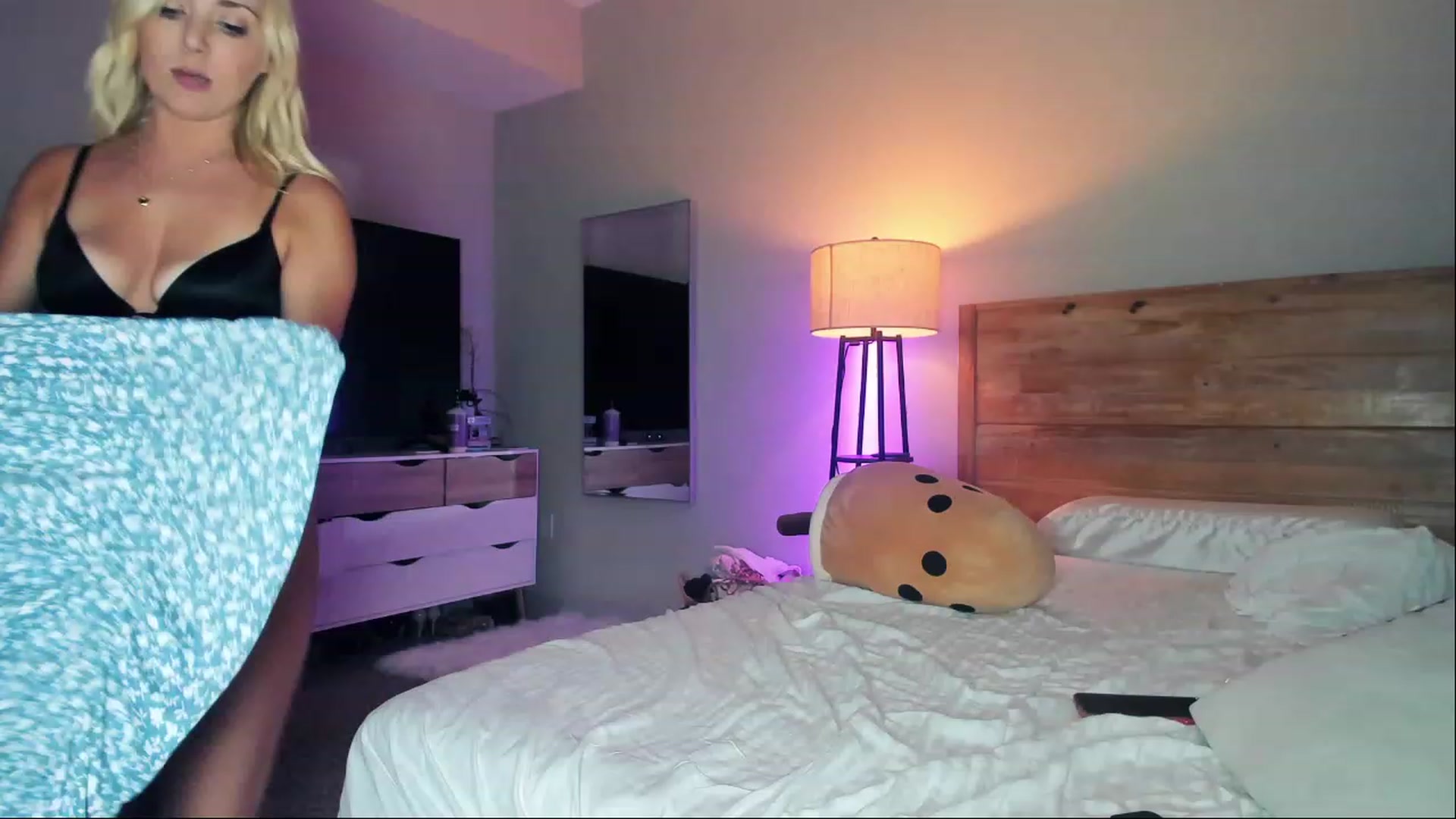 Gallery image thumbnail from AnimeAva's myfreecams stream on, 10/17/2023, 24:09 image 14 of 20