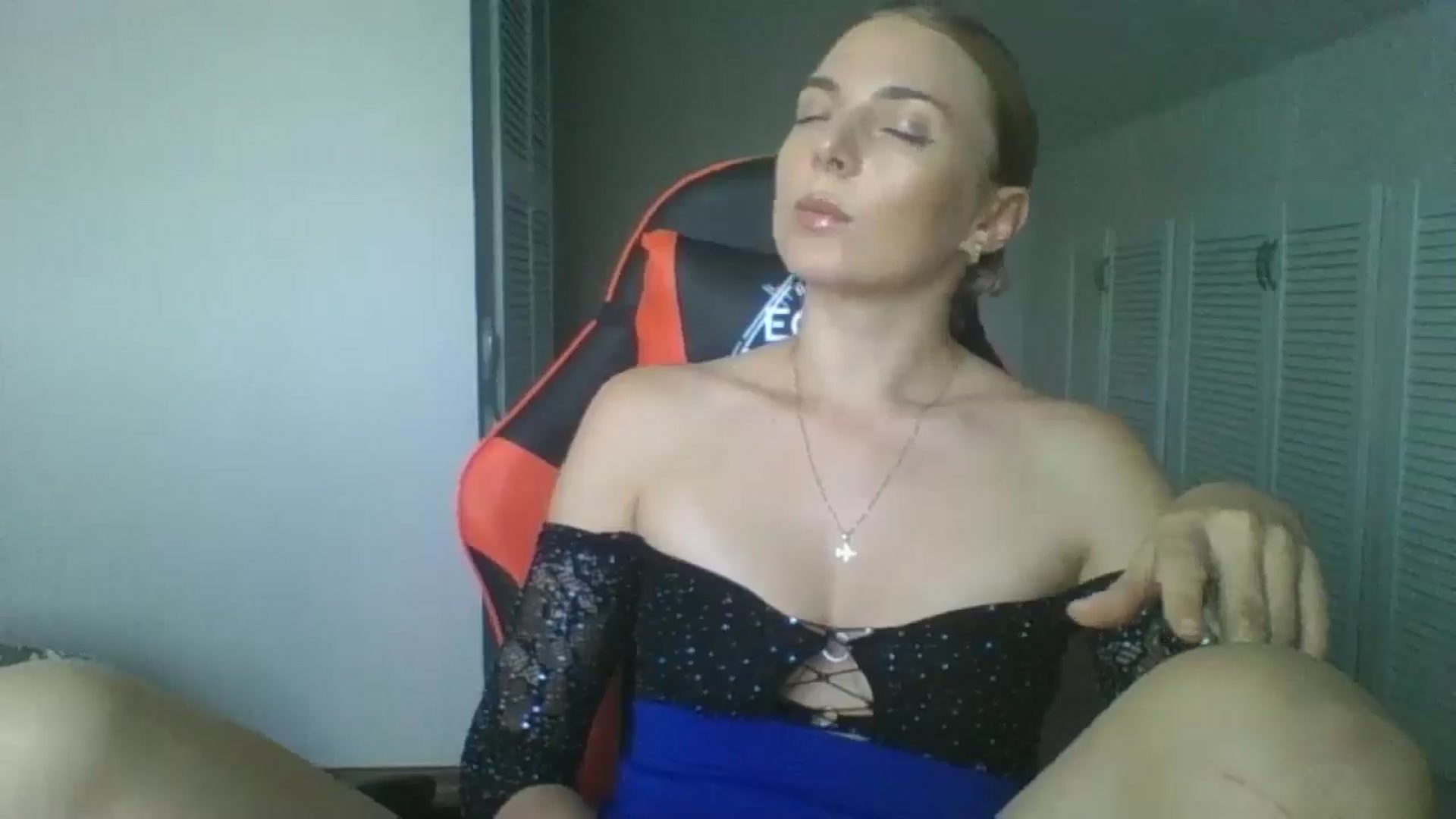 Gallery image thumbnail from AnisaLee's myfreecams stream on, 07/06/2025, 11:01 image 12 of 20