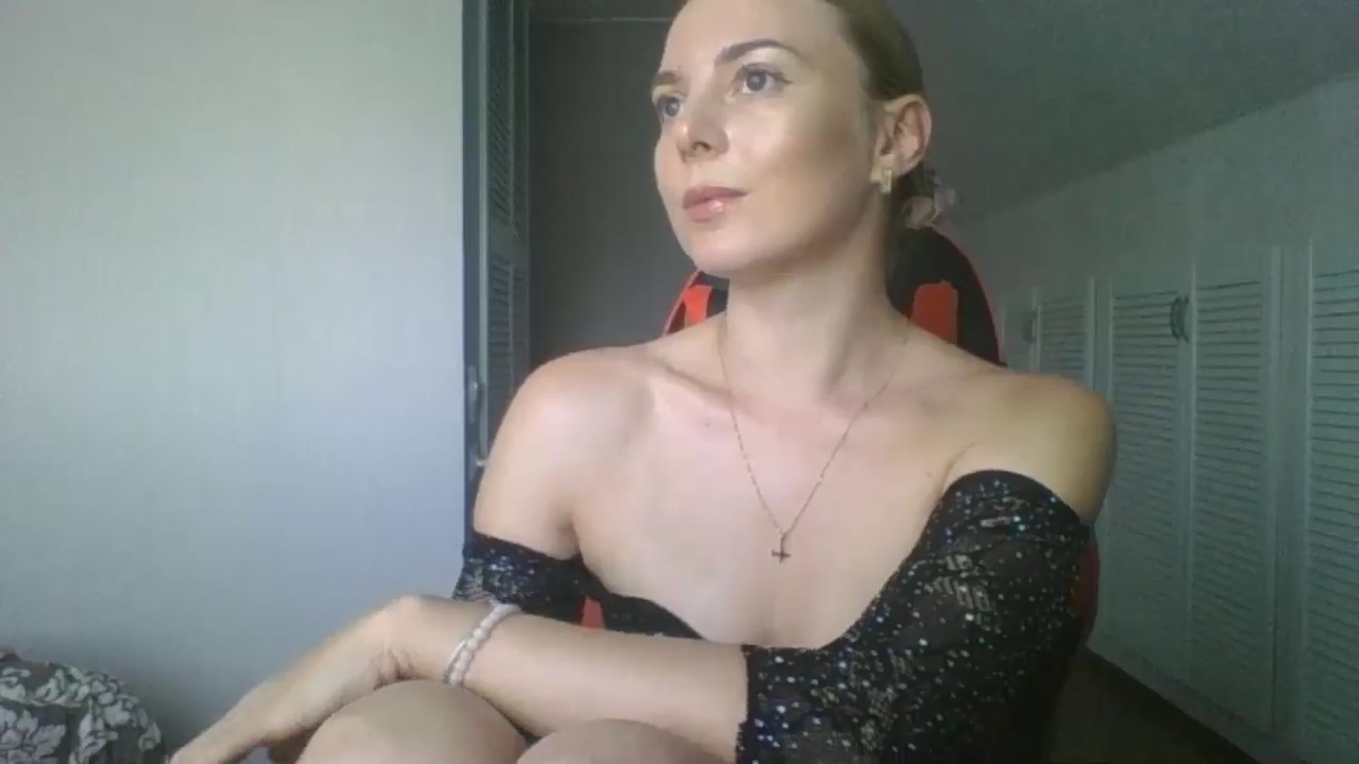 Gallery image thumbnail from AnisaLee's myfreecams stream on, 07/06/2025, 11:01 image 7 of 20