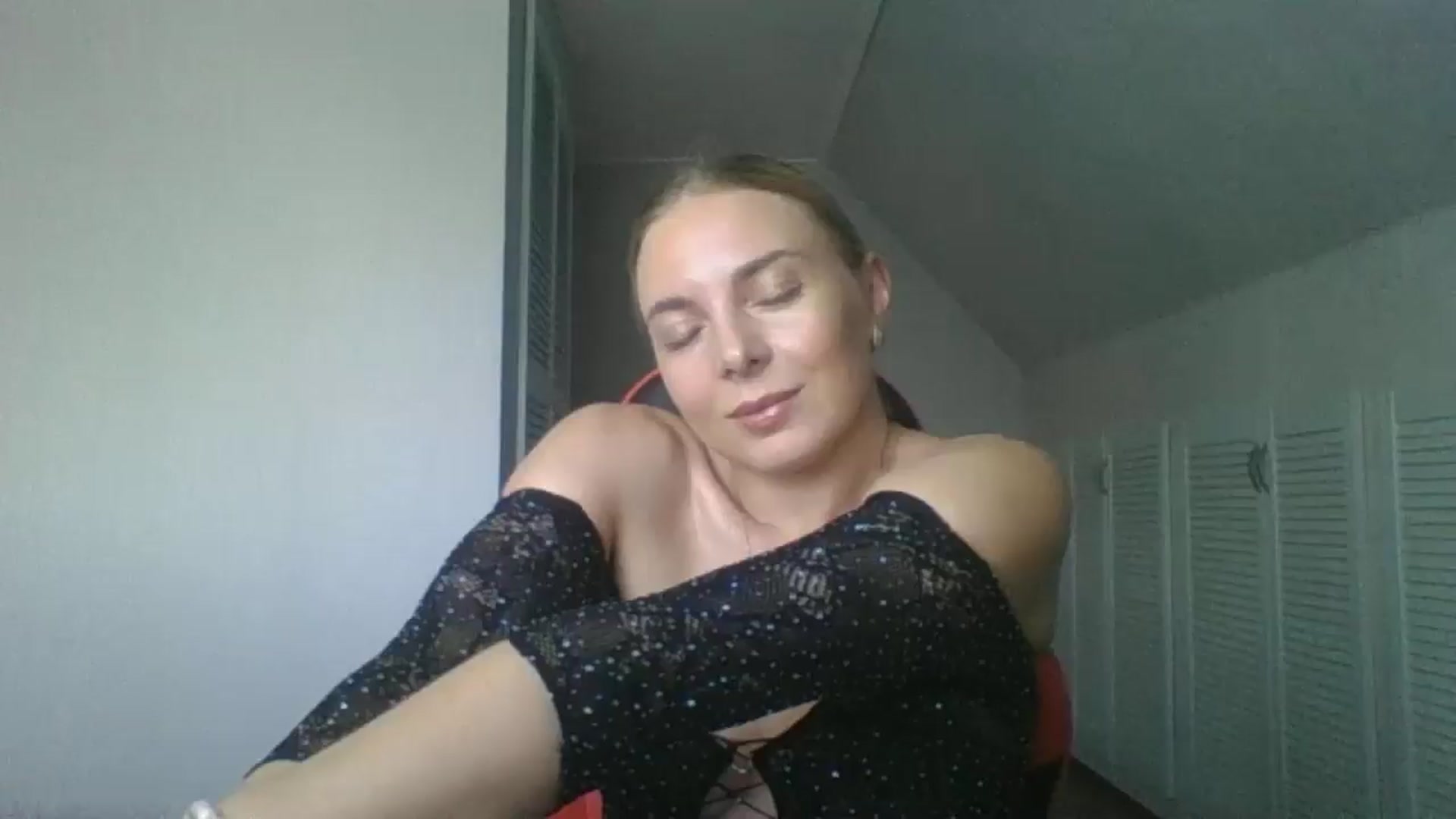 Gallery image thumbnail from AnisaLee's myfreecams stream on, 07/06/2025, 11:01 image 5 of 20