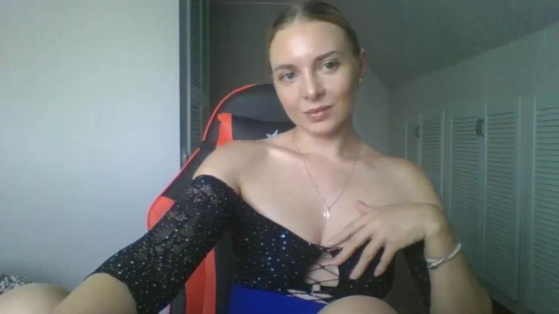 Gallery image thumbnail from AnisaLee's myfreecams stream on, 07/06/2025, 11:01 image 14 of 20
