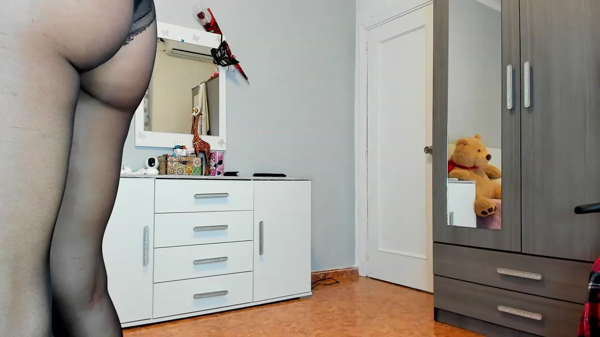 Gallery image thumbnail from AnisiaLuna's myfreecams stream on, 02/19/2024, 12:11 image 7 of 20
