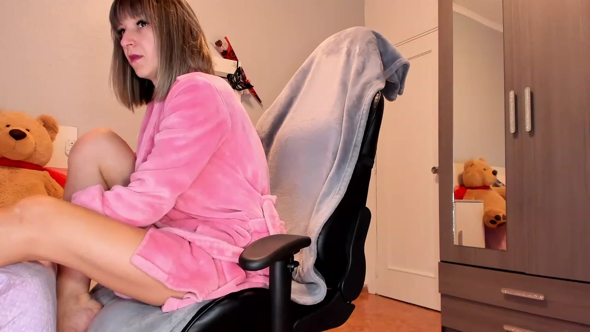 Gallery image thumbnail from AnisiaLuna's myfreecams stream on, 02/21/2024, 19:04 image 18 of 20