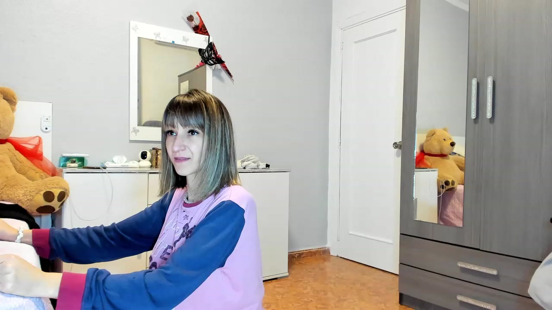 Gallery image thumbnail from AnisiaLuna's myfreecams stream on, 02/22/2024, 19:44 image 20 of 20