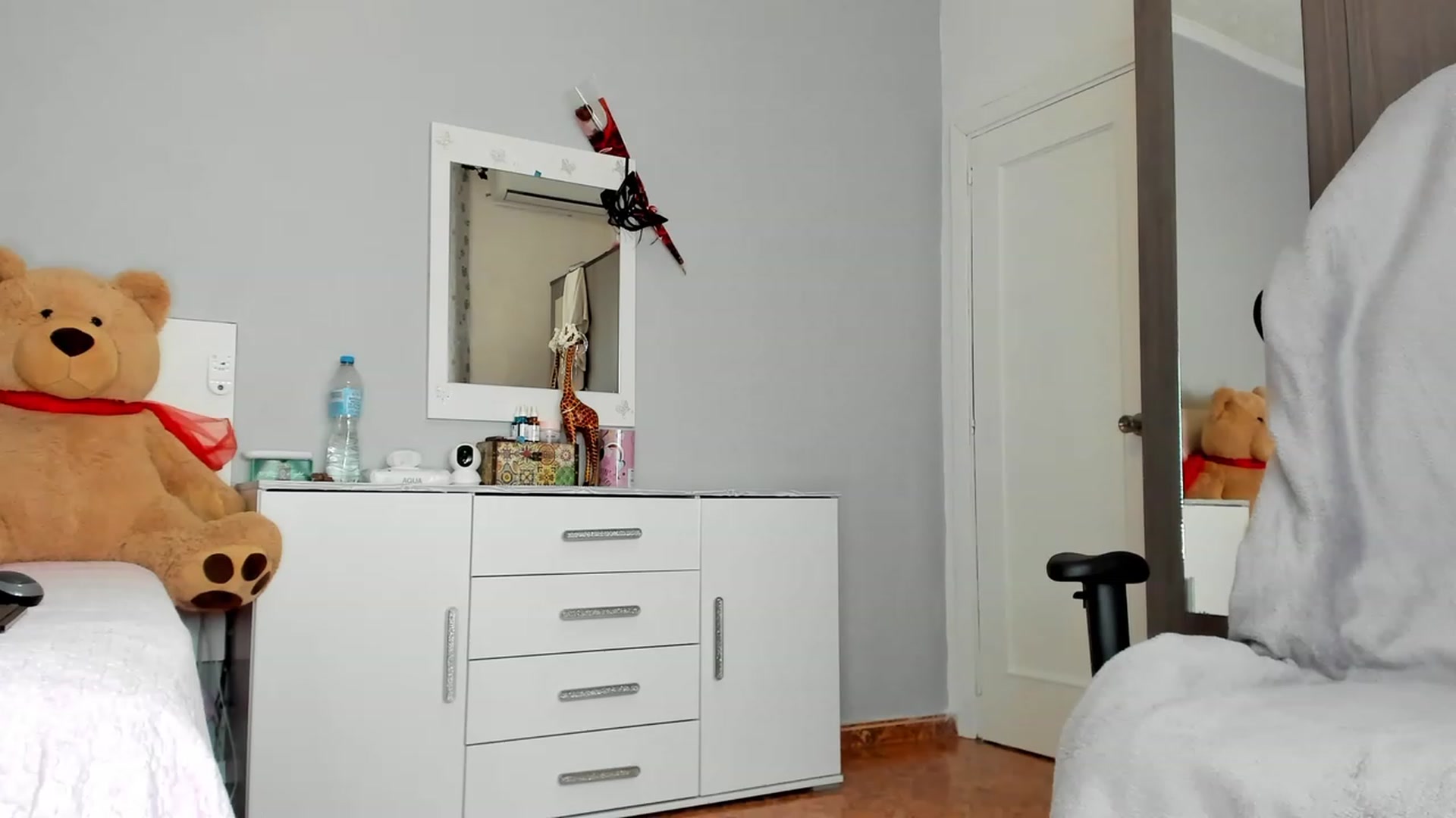 Gallery image thumbnail from AnisiaLuna's myfreecams stream on, 02/27/2024, 11:31 image 18 of 20
