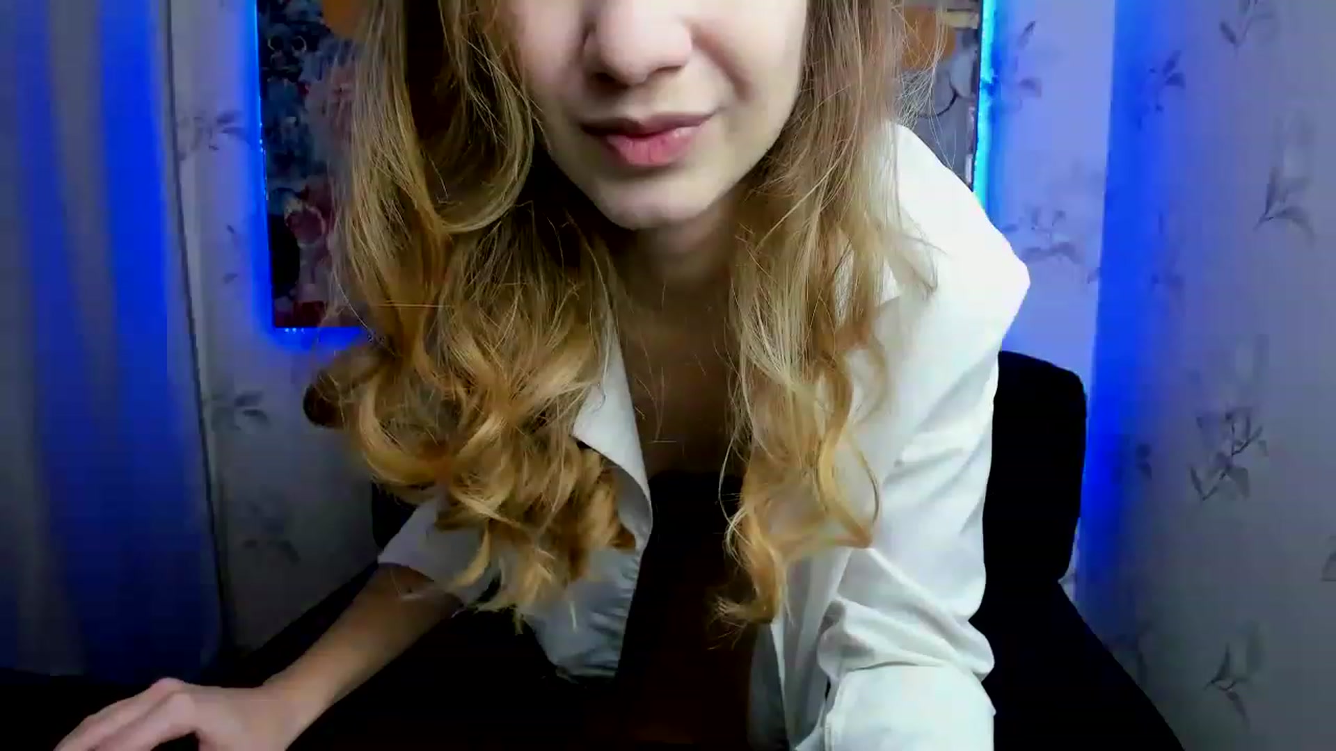 Gallery image thumbnail from AnitaArt's myfreecams stream on, 11/18/2022, 16:19 image 16 of 20