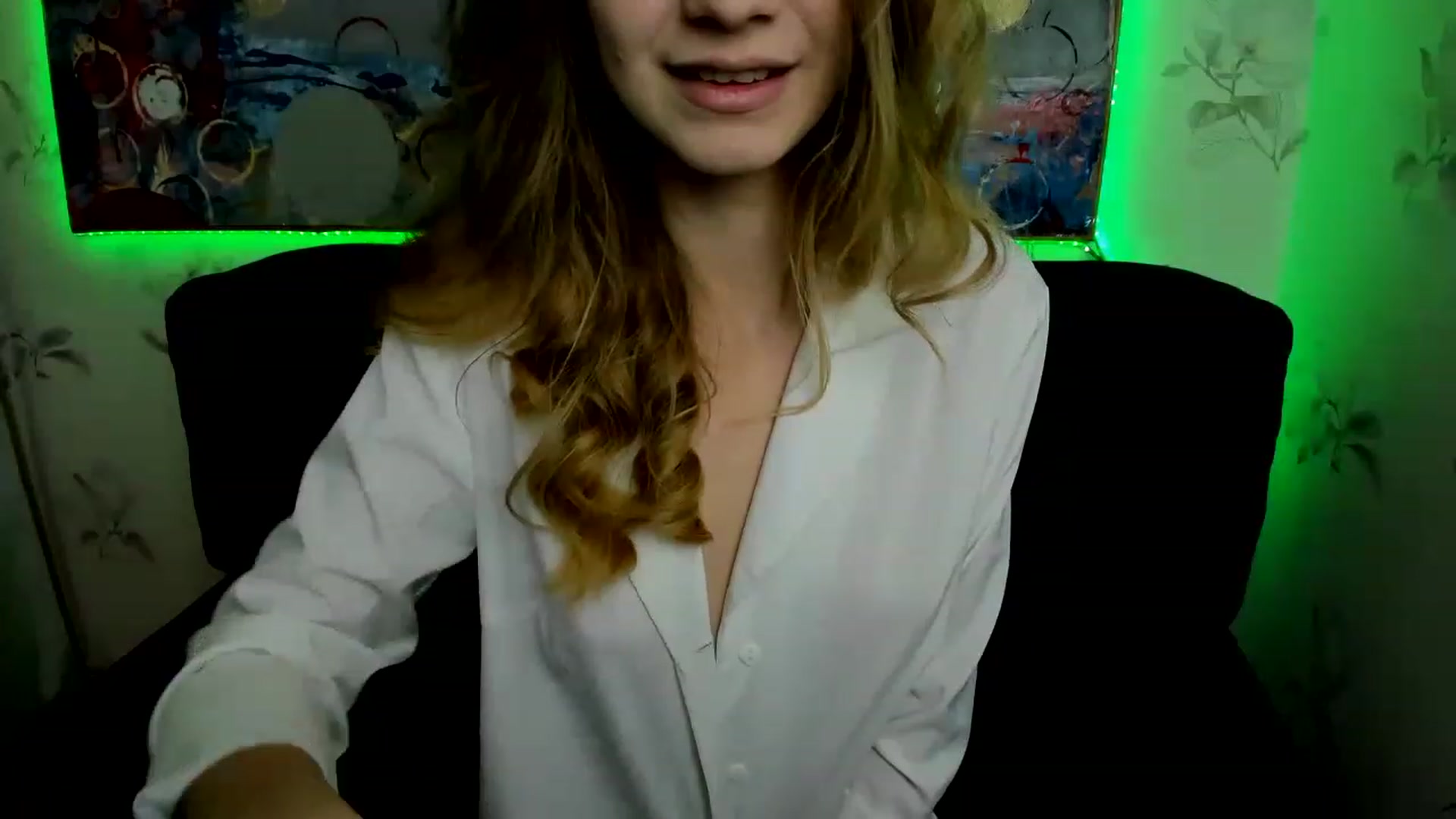 Gallery image thumbnail from AnitaArt's myfreecams stream on, 11/18/2022, 18:04 image 4 of 20