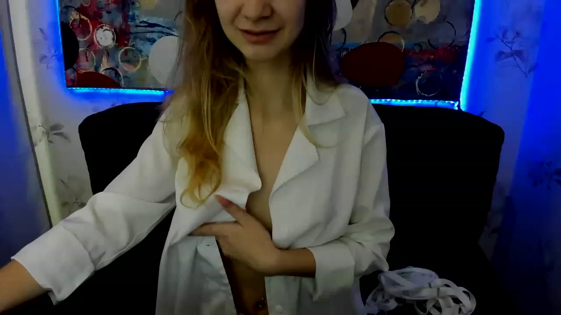 Gallery image thumbnail from AnitaArt's myfreecams stream on, 11/23/2022, 18:03 image 10 of 20
