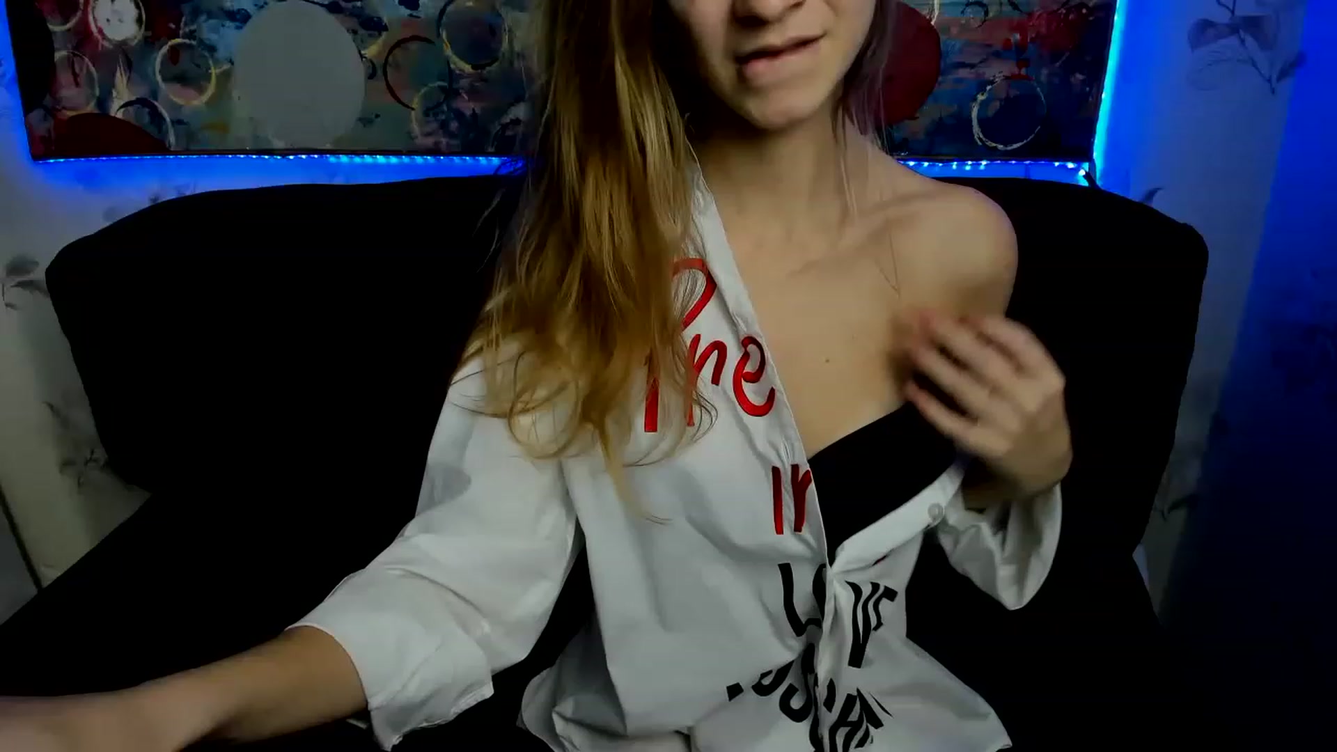 Gallery image thumbnail from AnitaArt's myfreecams stream on, 11/26/2022, 18:28 image 3 of 20