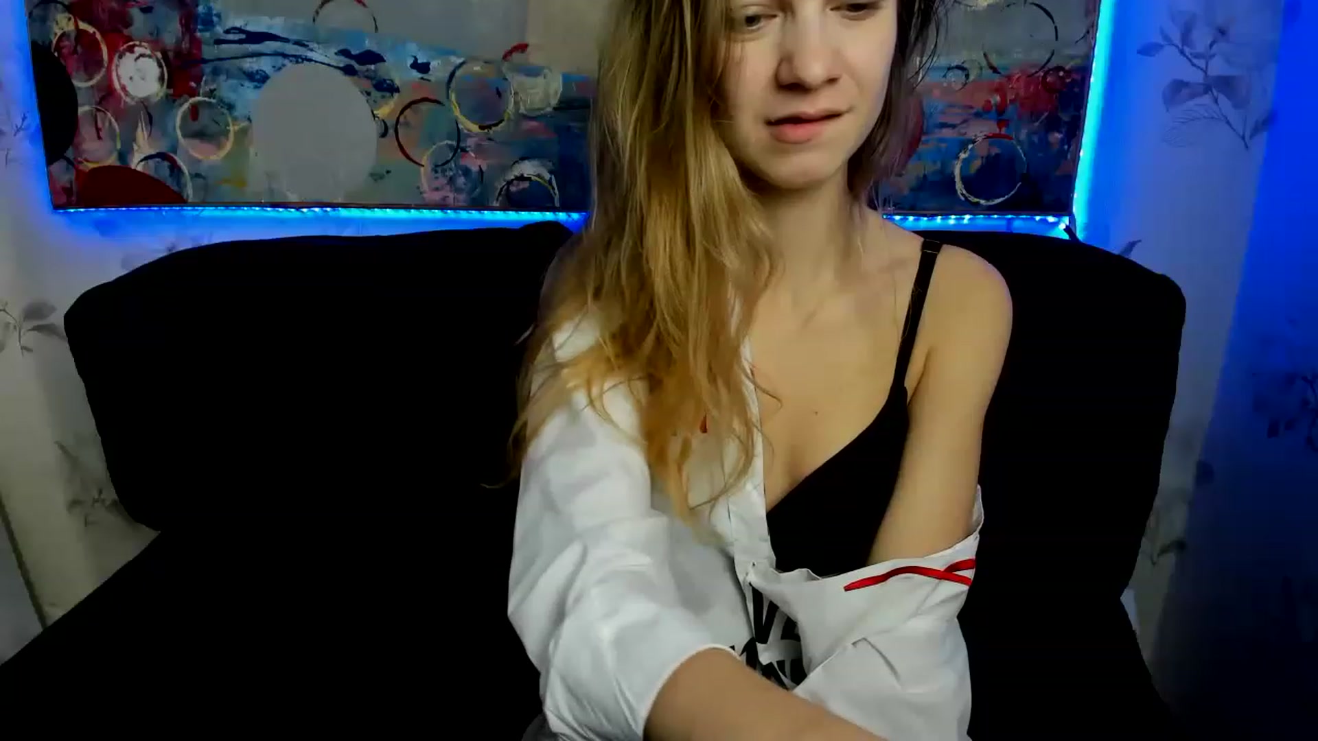 Gallery image thumbnail from AnitaArt's myfreecams stream on, 11/26/2022, 18:28 image 6 of 20