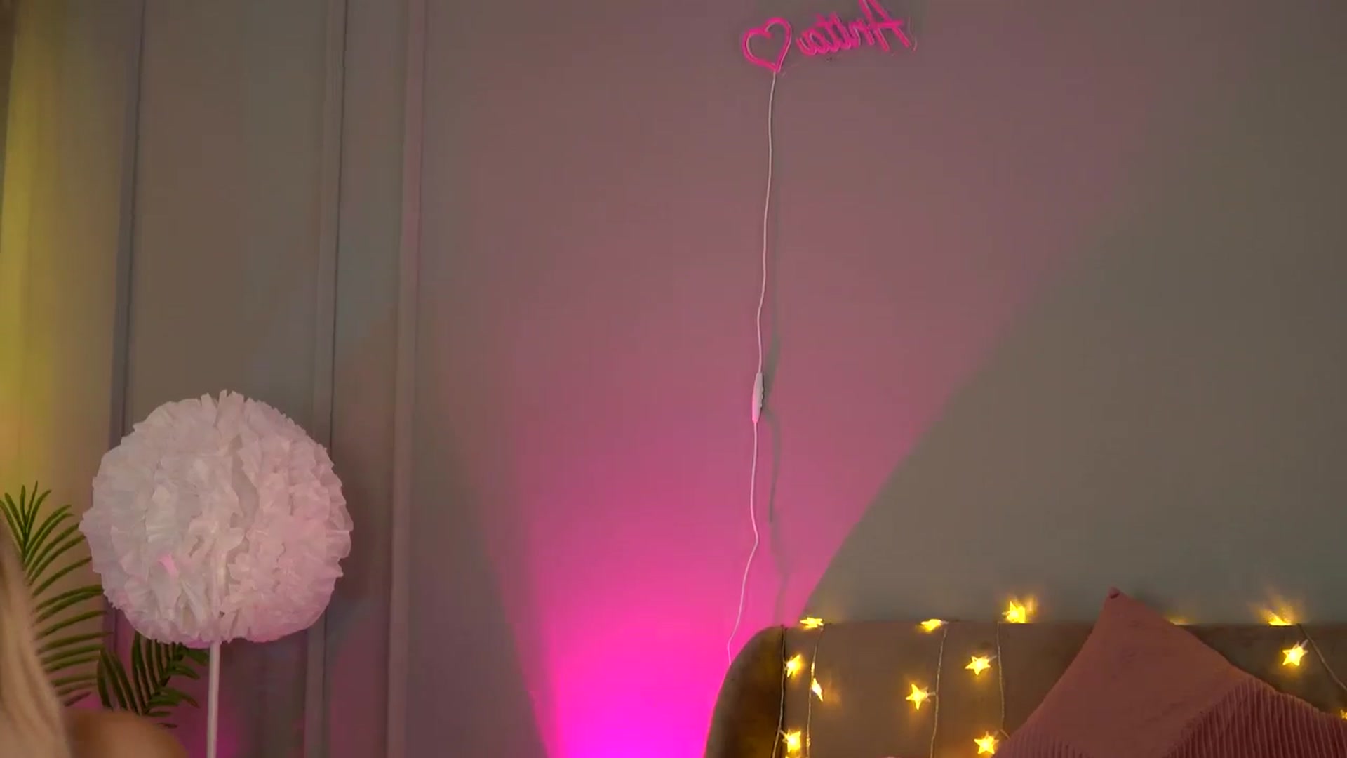 Gallery image thumbnail from AnitaCruisze's myfreecams stream on, 11/11/2025, 10:46 image 19 of 20