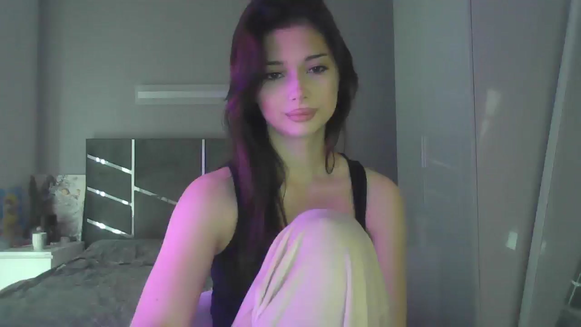 Gallery image thumbnail from AnitaHarper's myfreecams stream on, 05/20/2025, 09:11 image 1 of 20