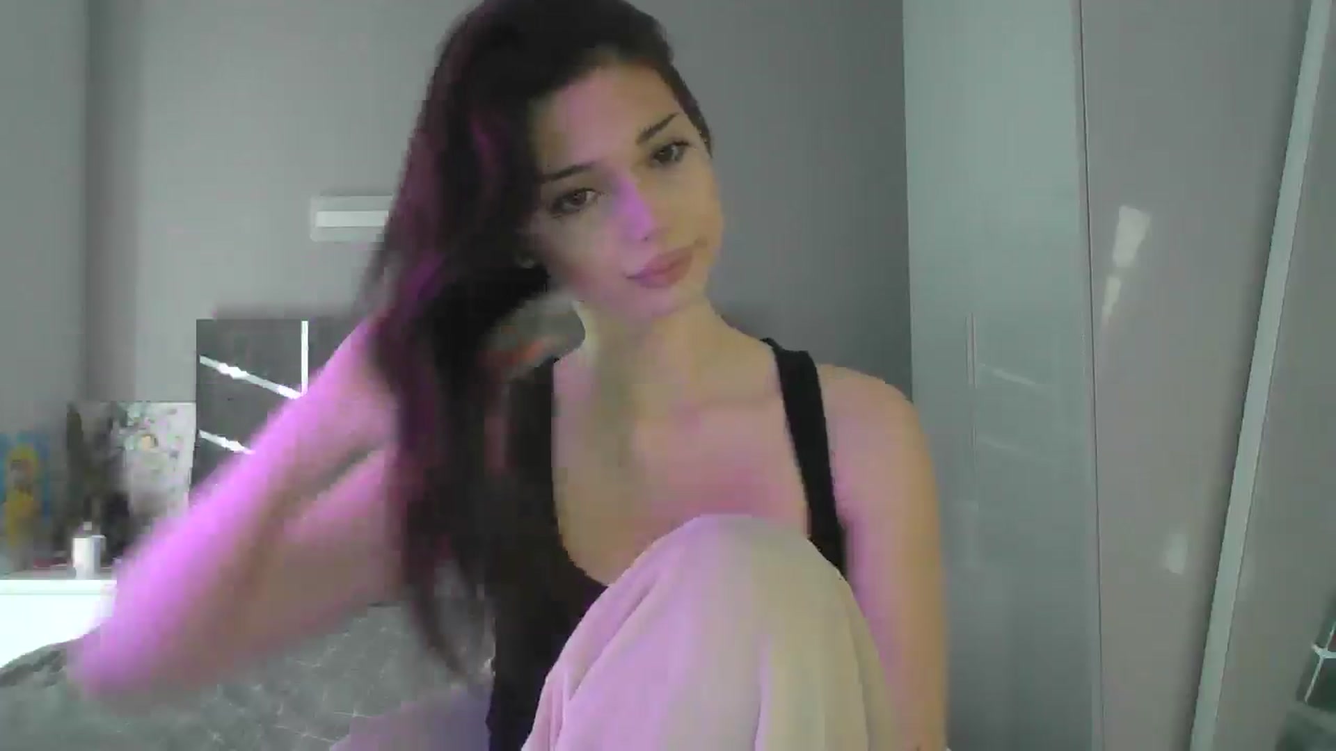 Gallery image thumbnail from AnitaHarper's myfreecams stream on, 05/20/2025, 09:43 image 19 of 20