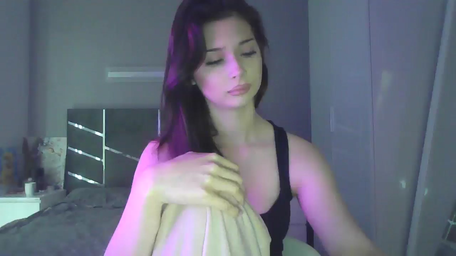 Gallery image thumbnail from AnitaHarper's myfreecams stream on, 05/20/2025, 09:43 image 9 of 20