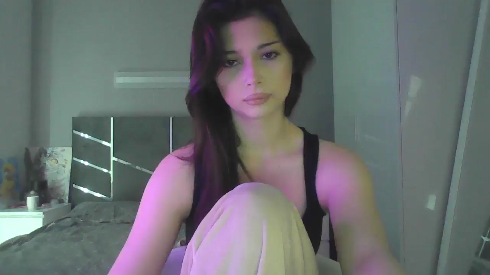 Gallery image thumbnail from AnitaHarper's myfreecams stream on, 05/20/2025, 09:43 image 13 of 20