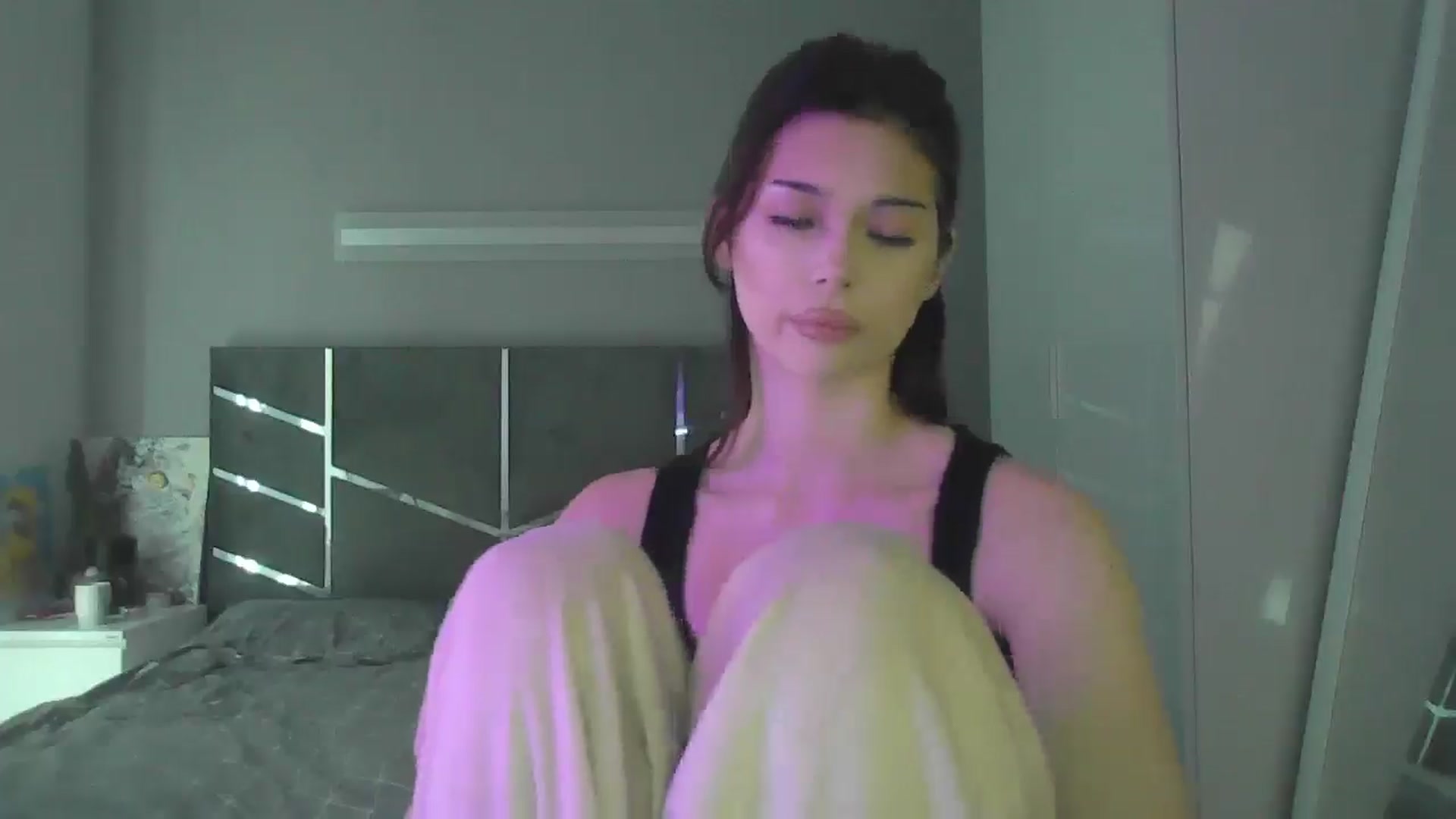 Gallery image thumbnail from AnitaHarper's myfreecams stream on, 05/20/2025, 11:10 image 9 of 20