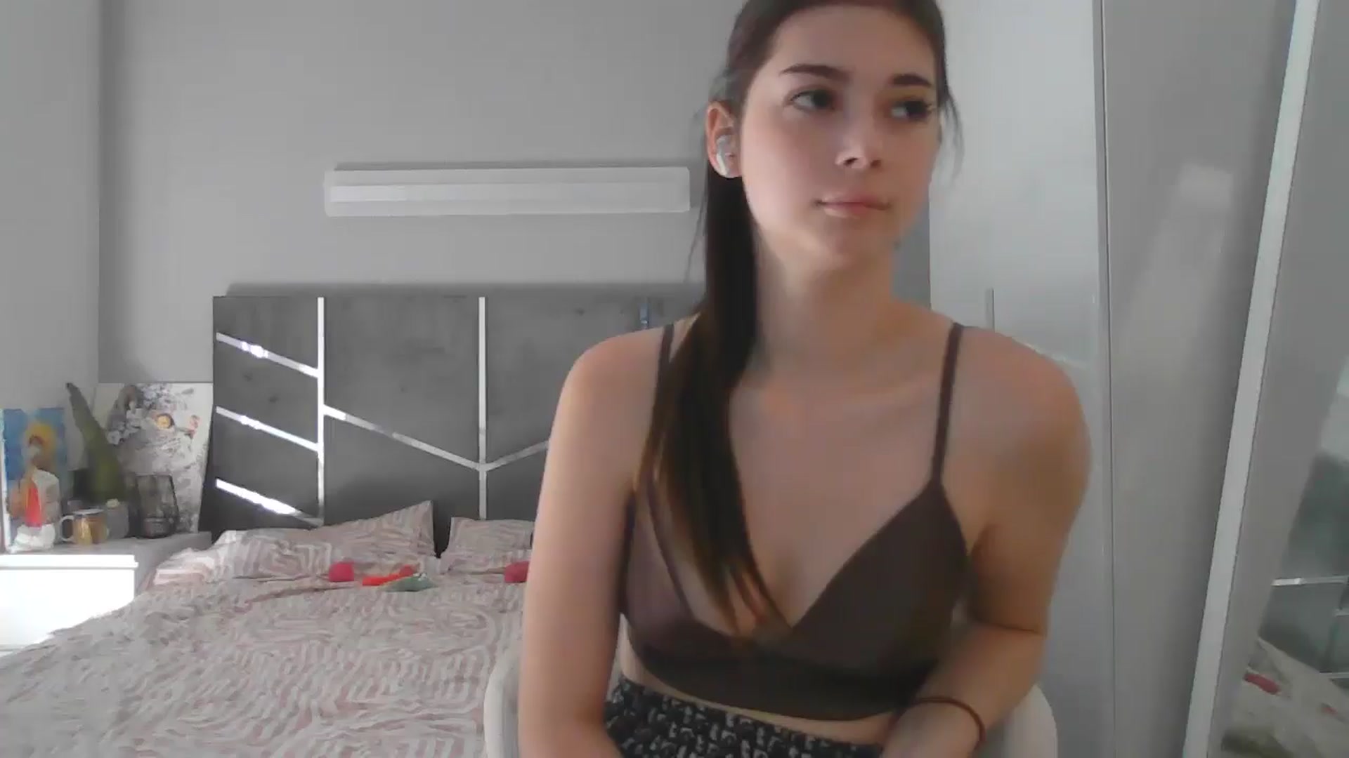 Gallery image thumbnail from AnitaHarper's myfreecams stream on, 07/09/2025, 08:52 image 1 of 20