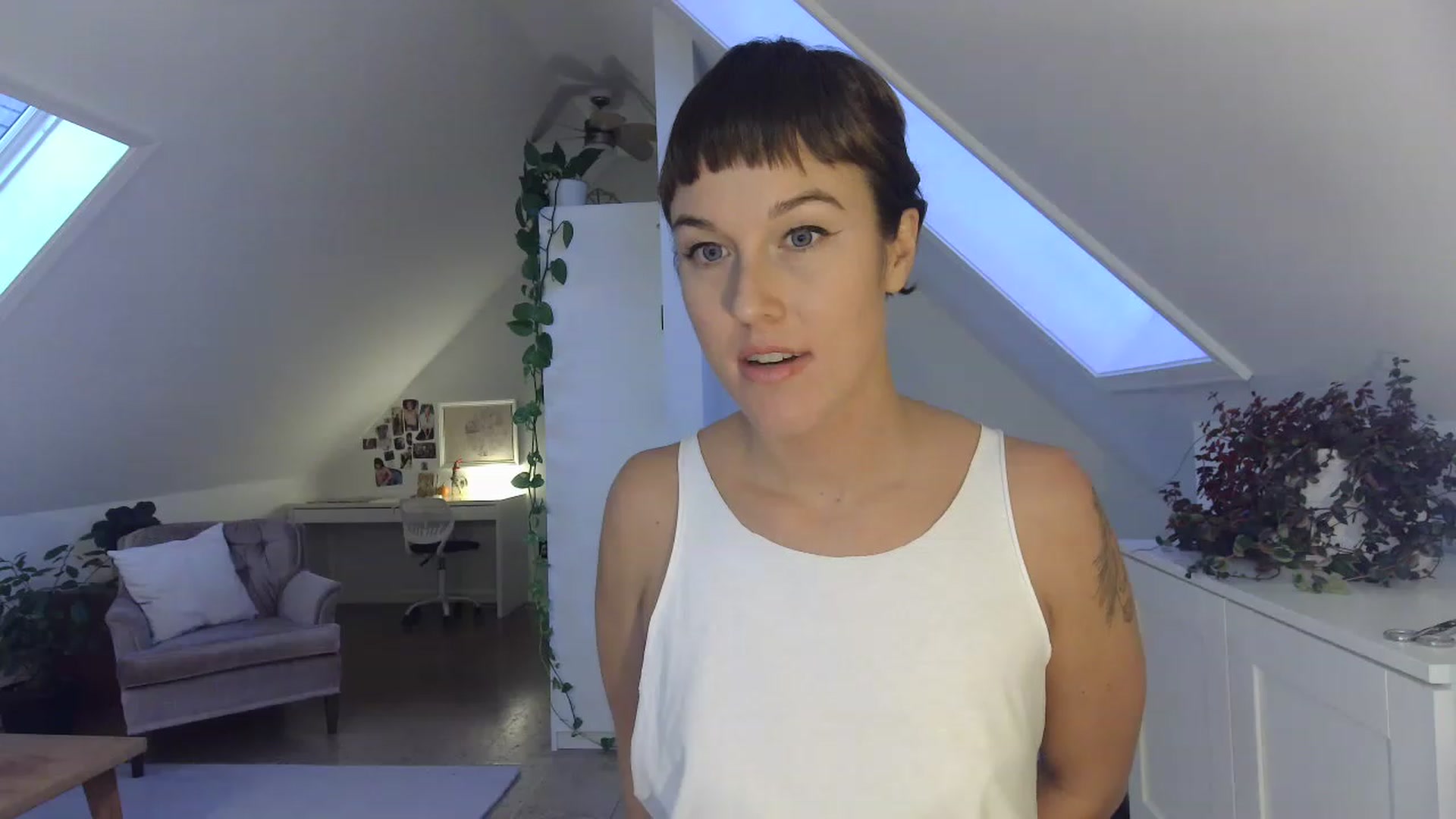 Gallery image thumbnail from AnitaOrgasm's myfreecams stream on, 11/15/2022, 24:46 image 12 of 20
