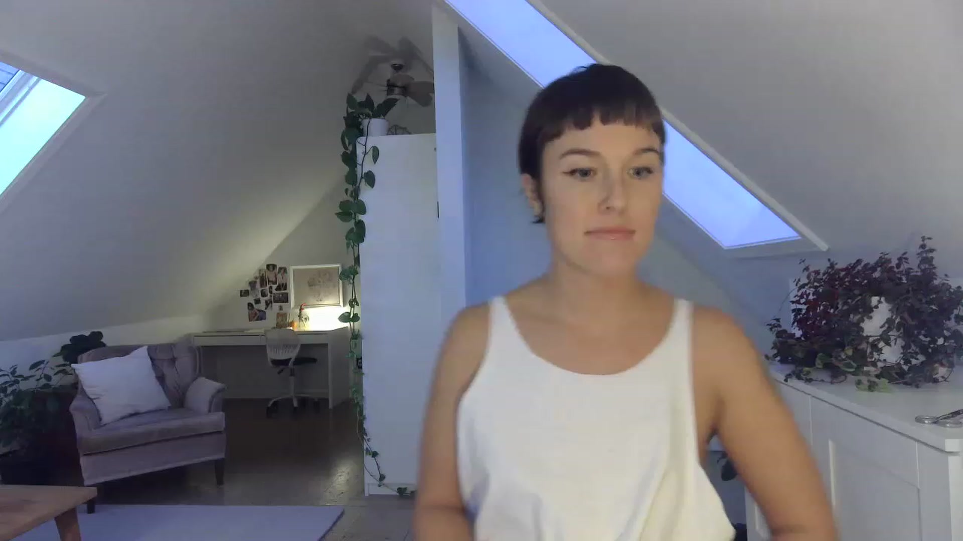 Gallery image thumbnail from AnitaOrgasm's myfreecams stream on, 11/15/2022, 24:46 image 13 of 20