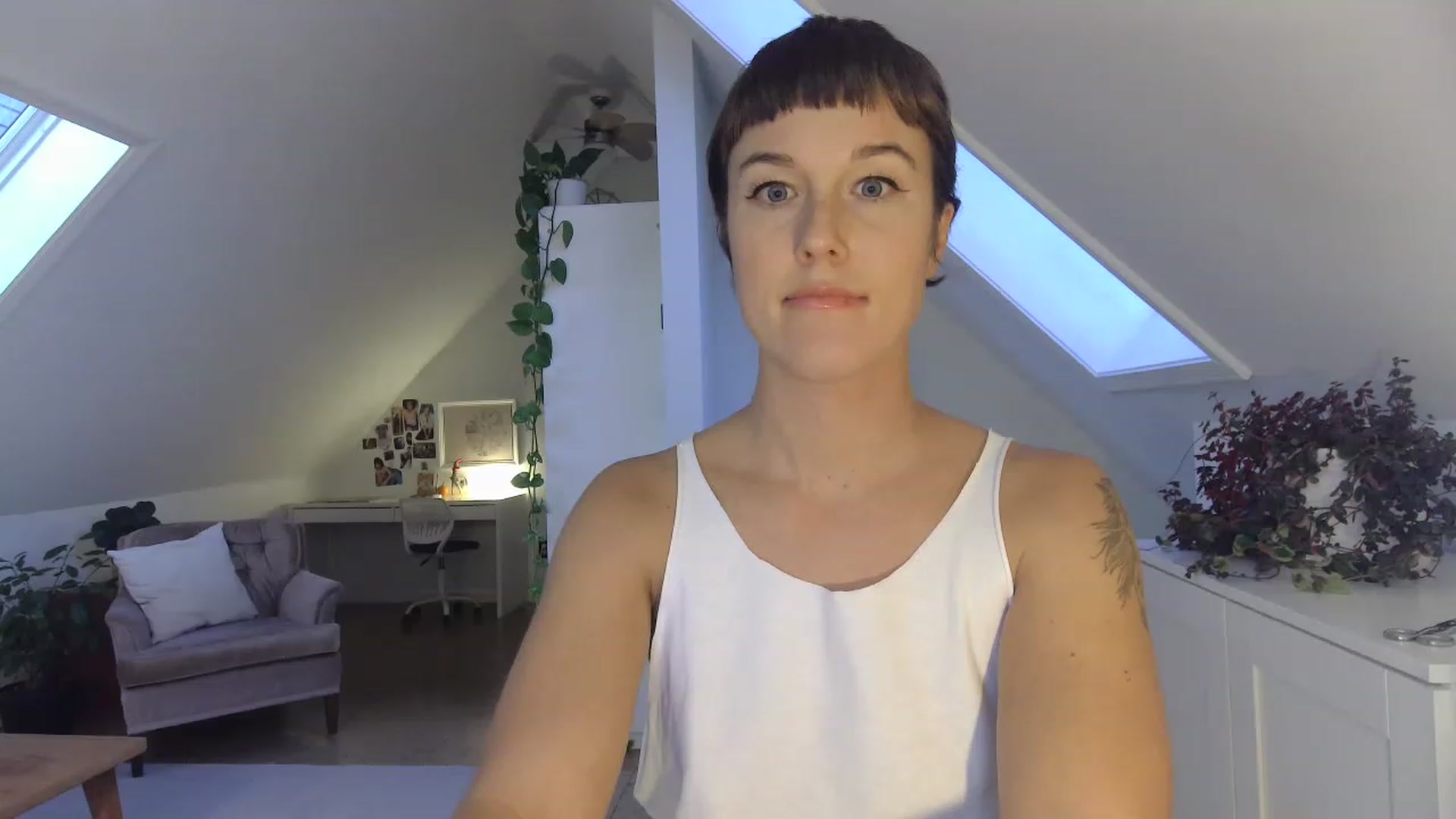 Gallery image thumbnail from AnitaOrgasm's myfreecams stream on, 11/15/2022, 24:46 image 9 of 20