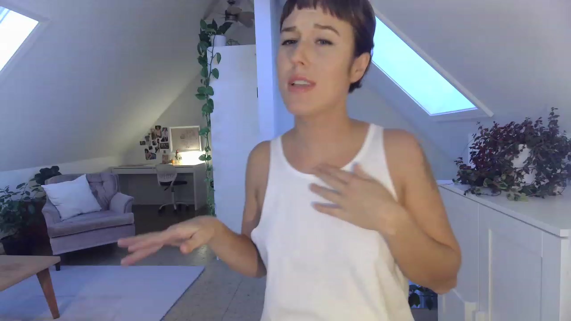 Gallery image thumbnail from AnitaOrgasm's myfreecams stream on, 11/15/2022, 24:46 image 2 of 20