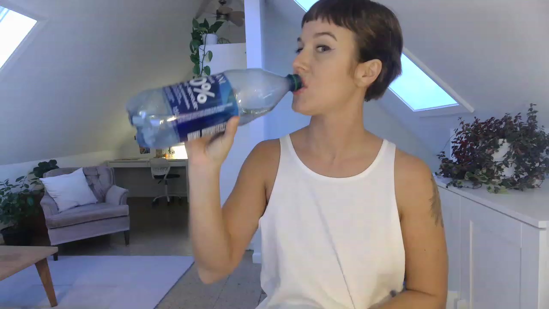 Gallery image thumbnail from AnitaOrgasm's myfreecams stream on, 11/15/2022, 24:46 image 1 of 20