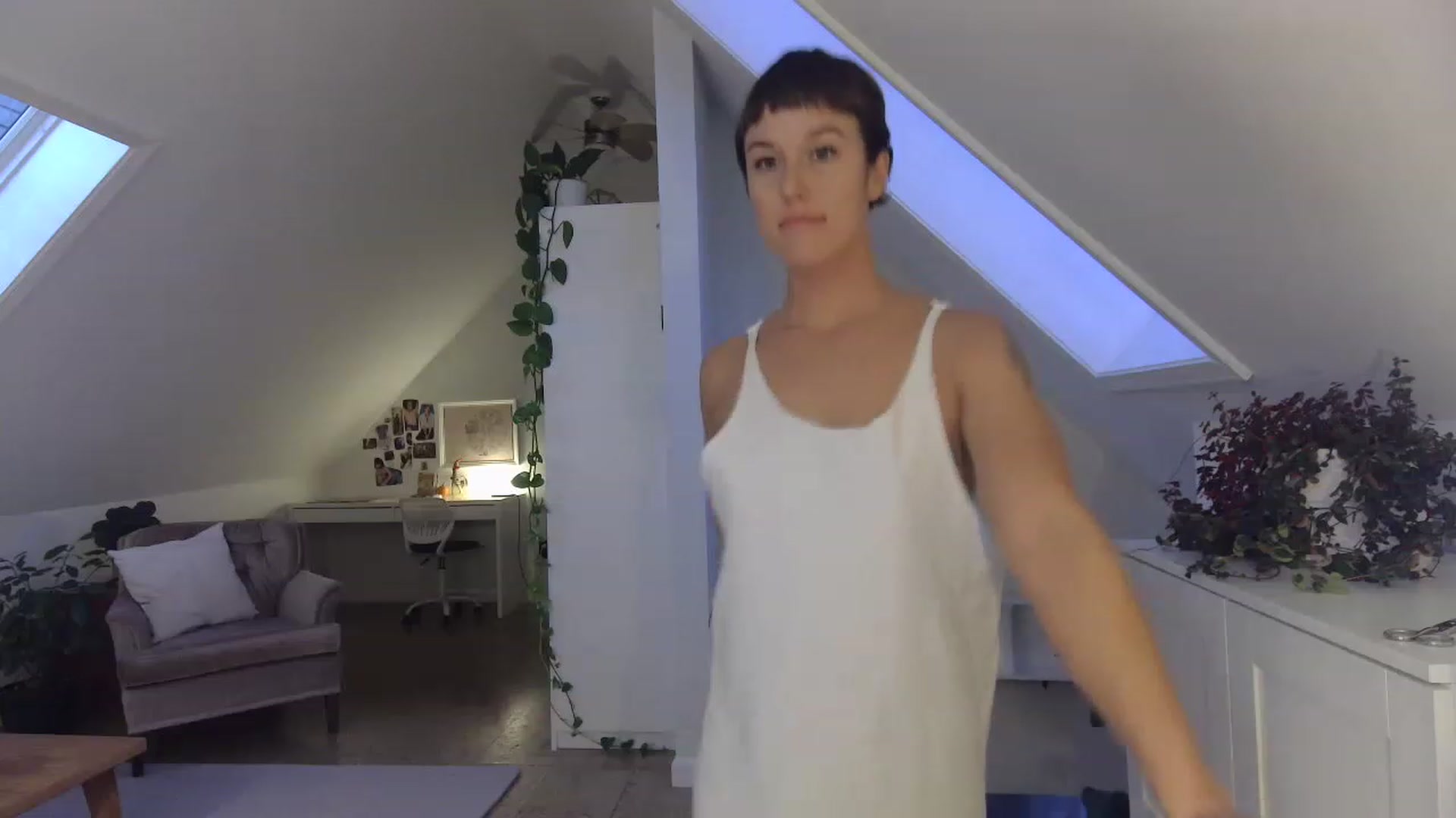 Gallery image thumbnail from AnitaOrgasm's myfreecams stream on, 11/15/2022, 24:46 image 19 of 20