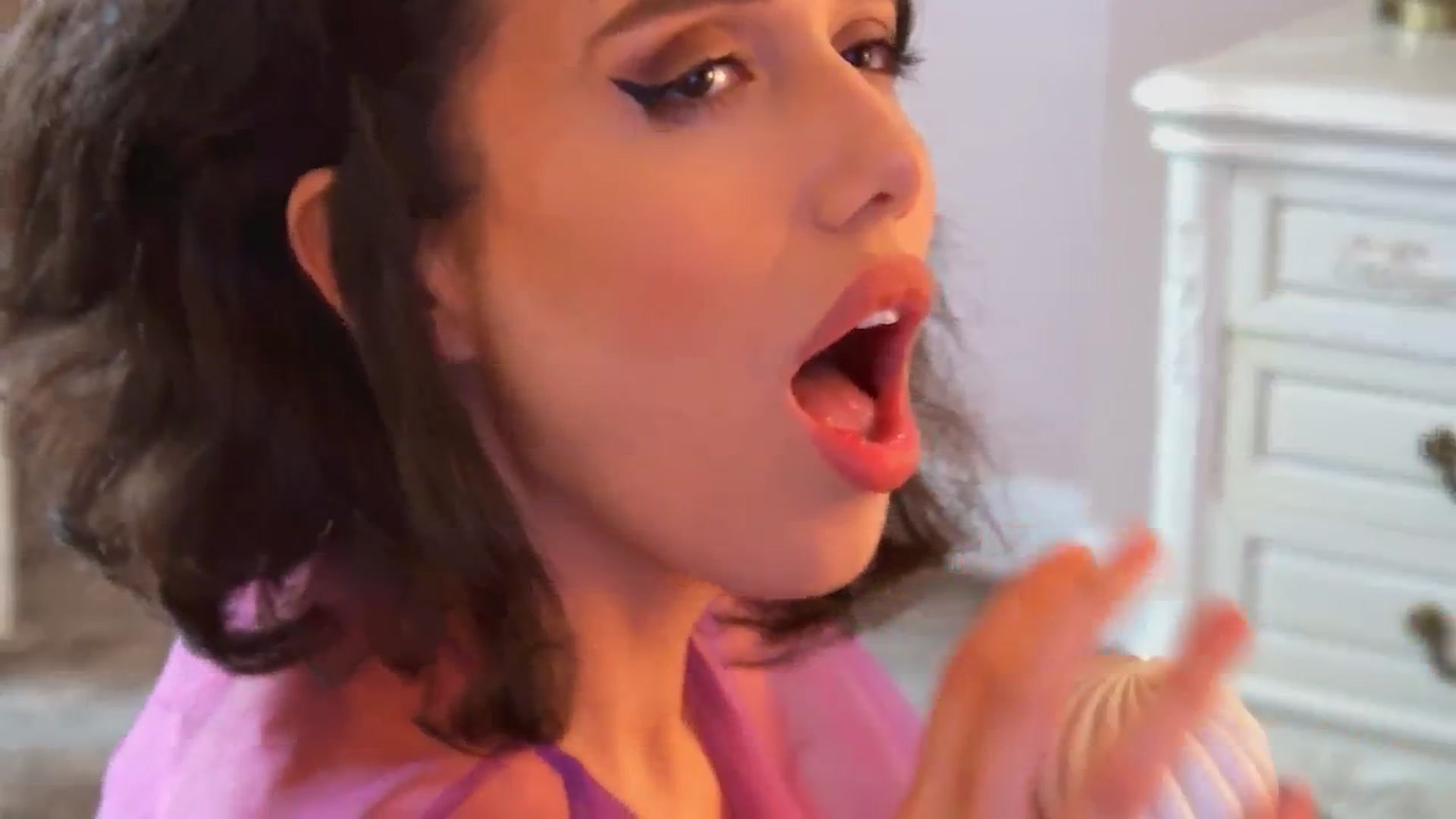 Gallery image thumbnail from AnitaRicci's myfreecams stream on, 05/18/2024, 08:24 image 2 of 20