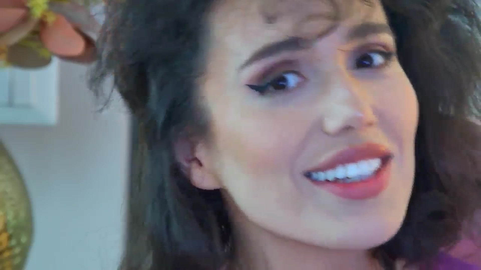 Gallery image thumbnail from AnitaRicci's myfreecams stream on, 05/18/2024, 08:24 image 8 of 20