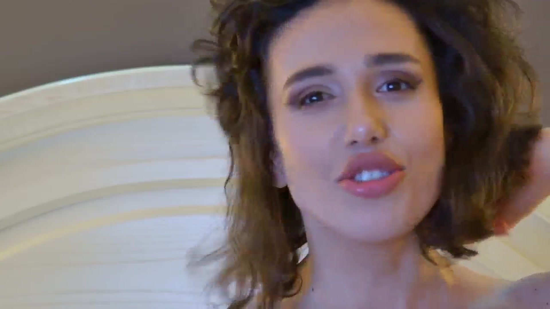 Gallery image thumbnail from AnitaRicci's myfreecams stream on, 05/19/2024, 11:21 image 3 of 20