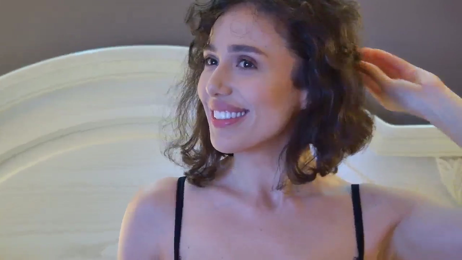 Gallery image thumbnail from AnitaRicci's myfreecams stream on, 05/20/2024, 09:25 image 4 of 20