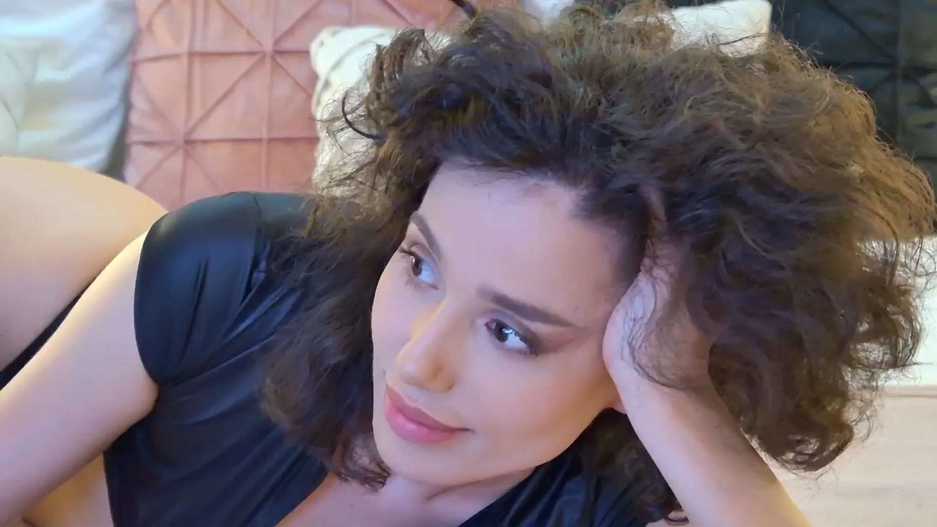 Gallery image thumbnail from AnitaRicci's myfreecams stream on, 05/21/2024, 11:22 image 8 of 20