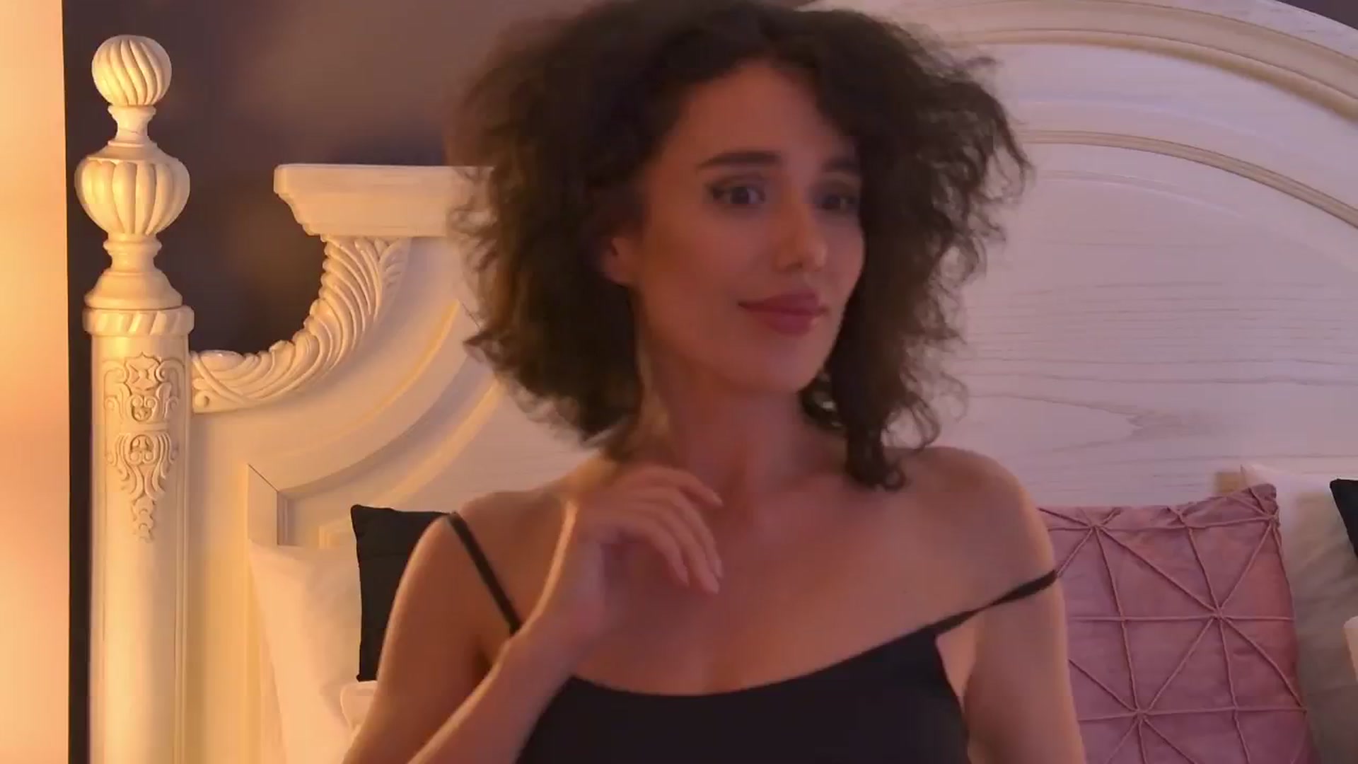 Gallery image thumbnail from AnitaRicci's myfreecams stream on, 06/20/2024, 11:22 image 1 of 20