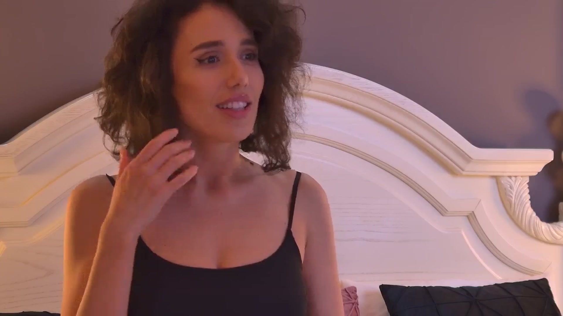 Gallery image thumbnail from AnitaRicci's myfreecams stream on, 06/20/2024, 12:10 image 14 of 20