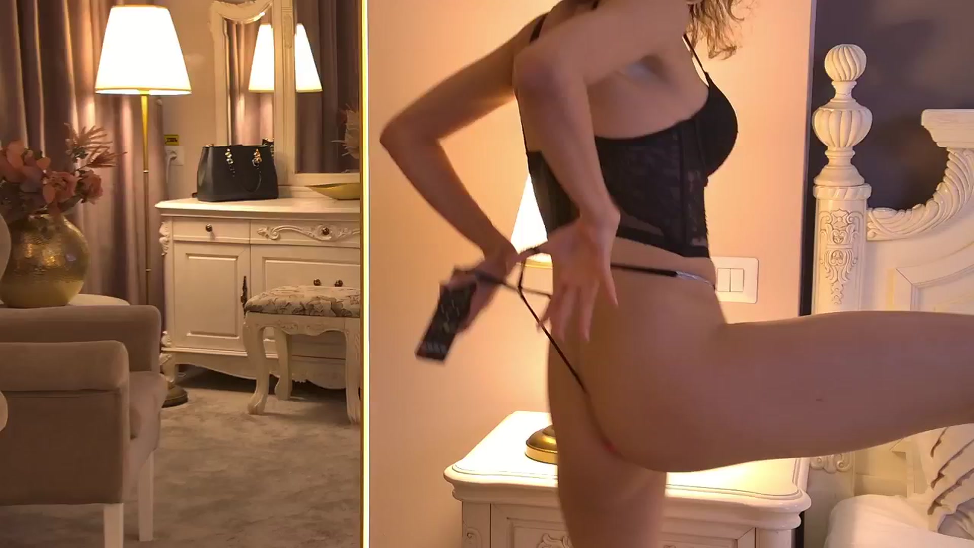 Gallery image thumbnail from AnitaRicci's myfreecams stream on, 08/12/2024, 11:50 image 13 of 20