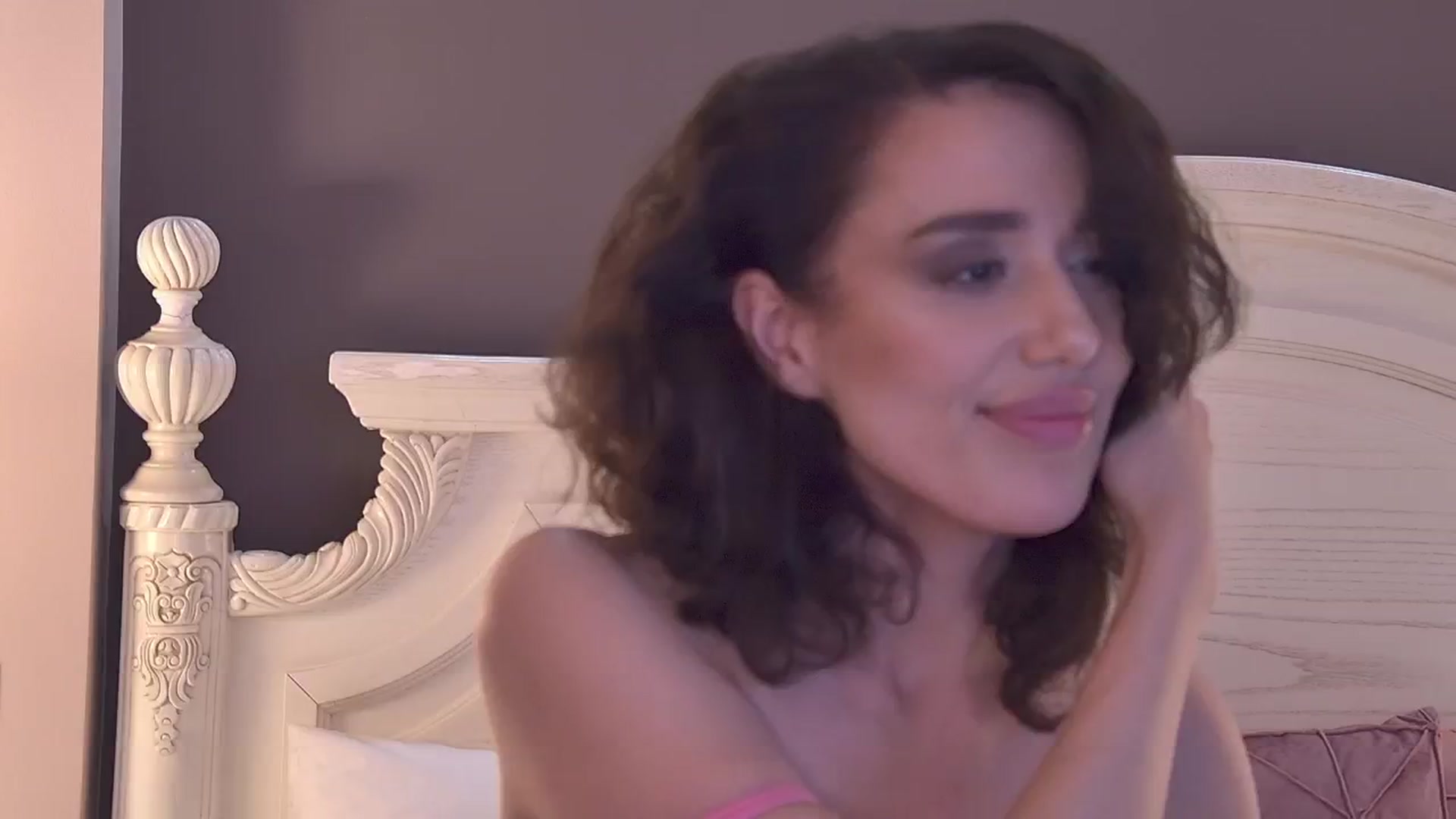 Gallery image thumbnail from AnitaRicci's myfreecams stream on, 09/28/2024, 12:17 image 10 of 20