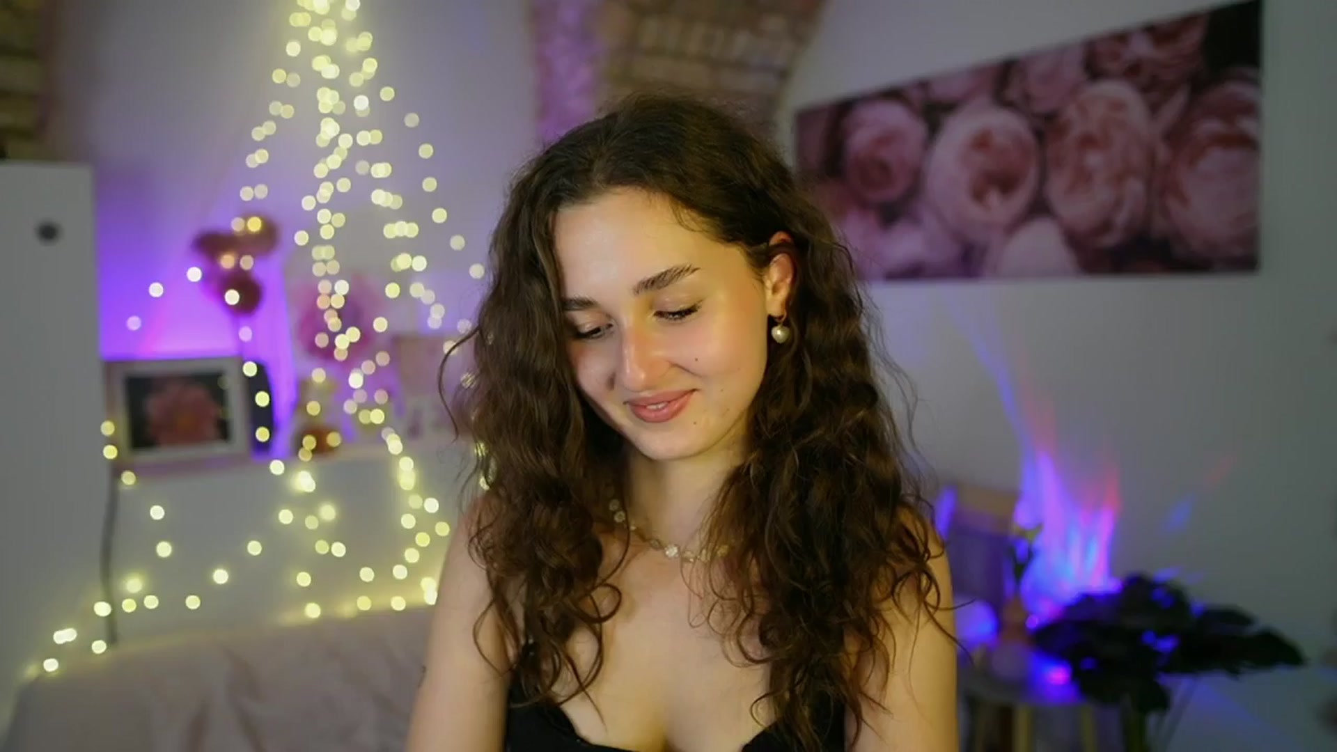 Gallery image thumbnail from Anita_Grey_'s myfreecams stream on, 06/17/2025, 23:21 image 16 of 20